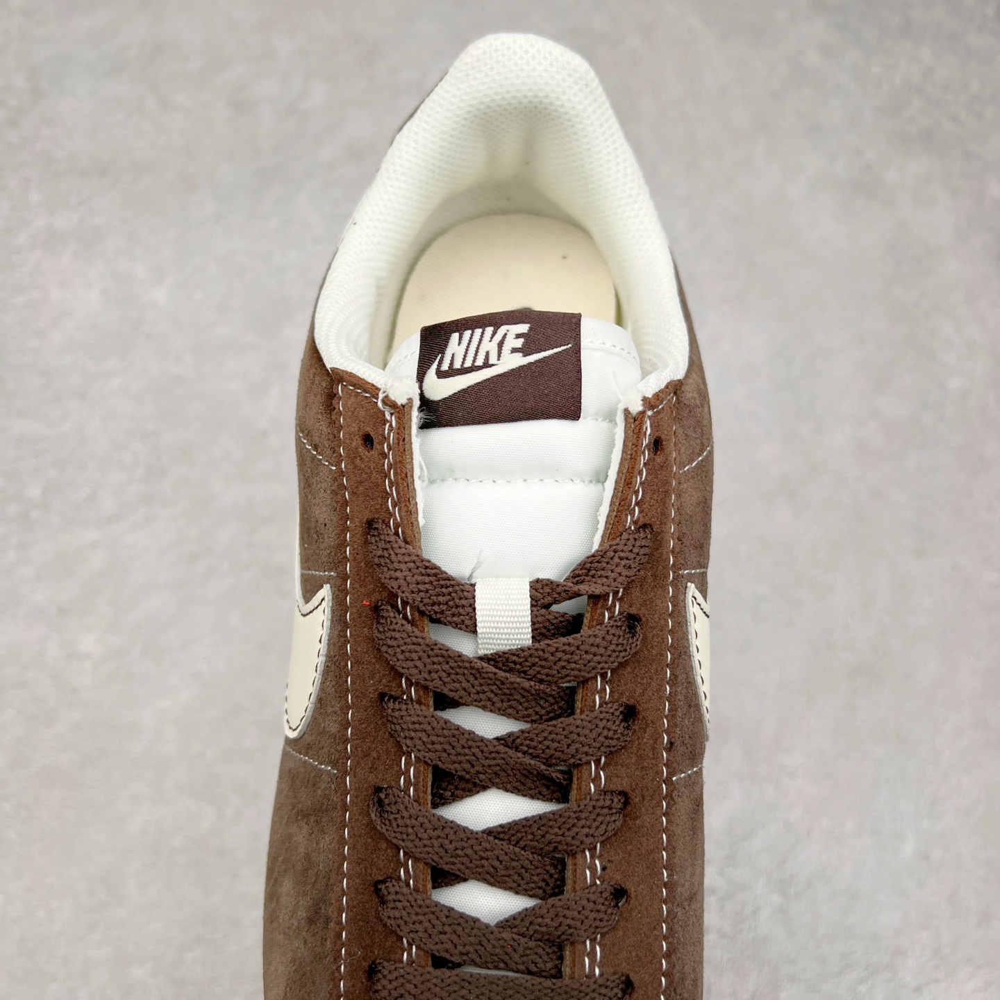 图片[5]-NK Classic Cortez Leather 阿甘复古初代皮革慢跑鞋 实体平台指令订单 全套原纸板楦头开发 原厂数据大底磨具 一比一鞋头弧度高度鞋身弧度 细节品控鞋型随意对比 正确烫金高频细节 公司级标准检验QC 区分市面一切版本 完美复刻阿甘复古鞋型 尺码：35.5 36 36.5 37.5 38 38.5 39 40 40.5 41 42 42.5 43 44 45-选品中心