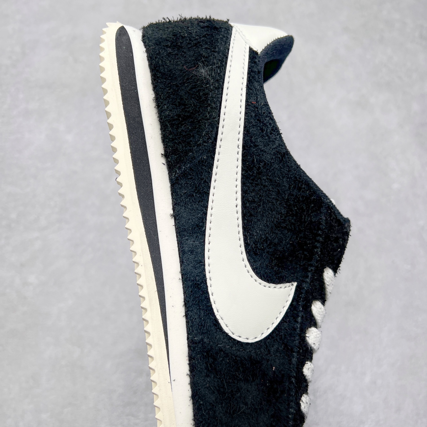 图片[6]-NK Classic Cortez Leather 阿甘复古初代皮革慢跑鞋 实体平台指令订单 全套原纸板楦头开发 原厂数据大底磨具 一比一鞋头弧度高度鞋身弧度 细节品控鞋型随意对比 正确烫金高频细节 公司级标准检验QC 区分市面一切版本 完美复刻阿甘复古鞋型 尺码：35.5 36 36.5 37.5 38 38.5 39 40 40.5 41 42 42.5 43 44 45-选品中心