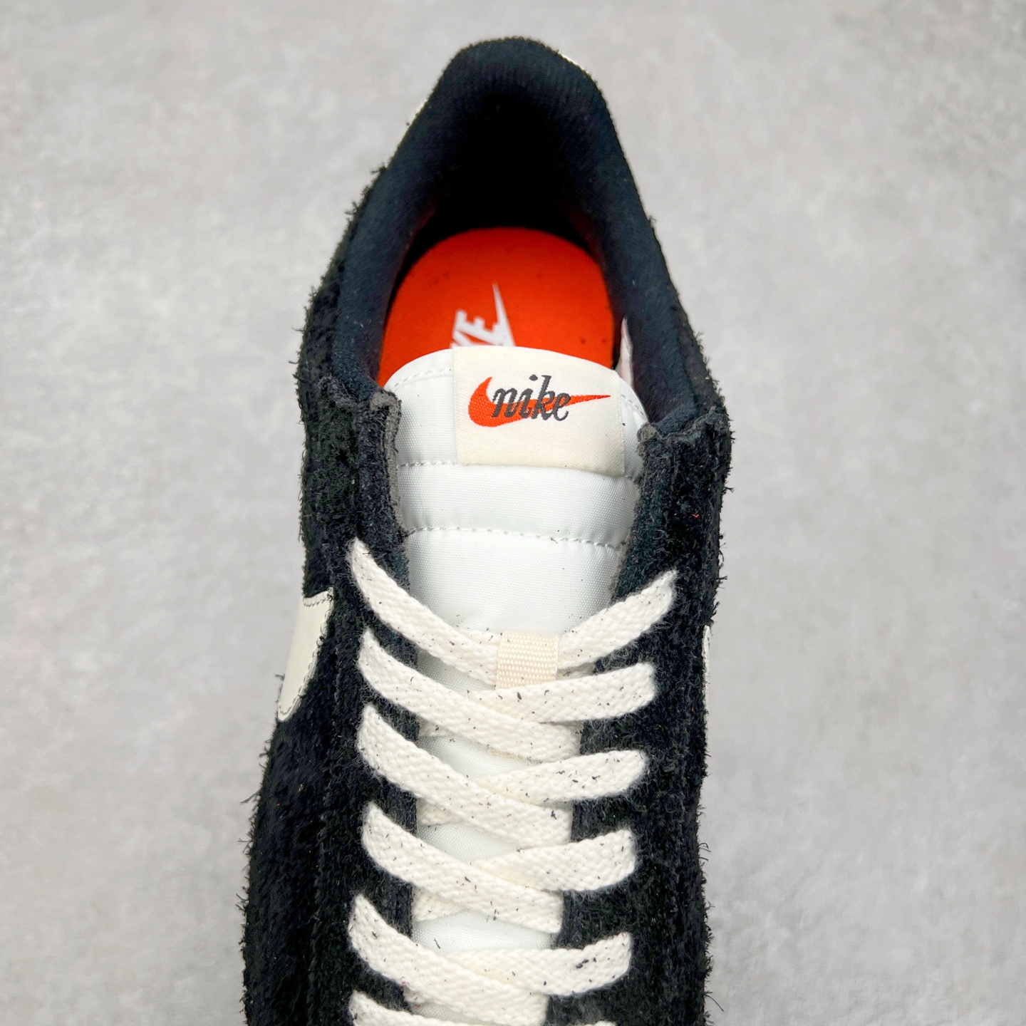 图片[5]-NK Classic Cortez Leather 阿甘复古初代皮革慢跑鞋 实体平台指令订单 全套原纸板楦头开发 原厂数据大底磨具 一比一鞋头弧度高度鞋身弧度 细节品控鞋型随意对比 正确烫金高频细节 公司级标准检验QC 区分市面一切版本 完美复刻阿甘复古鞋型 尺码：35.5 36 36.5 37.5 38 38.5 39 40 40.5 41 42 42.5 43 44 45-选品中心