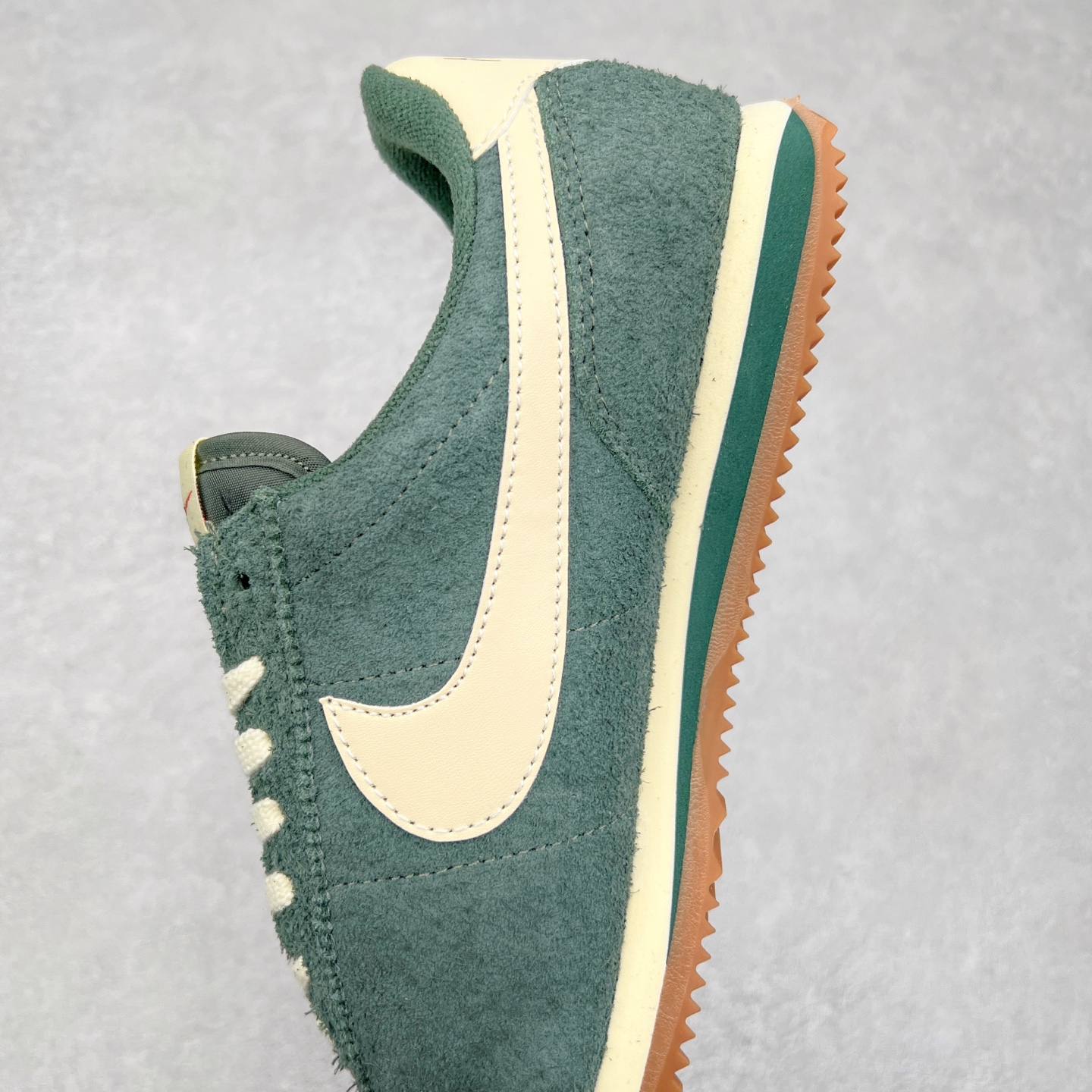 图片[7]-NK Classic Cortez Leather 阿甘复古初代皮革慢跑鞋 实体平台指令订单 全套原纸板楦头开发 原厂数据大底磨具 一比一鞋头弧度高度鞋身弧度 细节品控鞋型随意对比 正确烫金高频细节 公司级标准检验QC 区分市面一切版本 完美复刻阿甘复古鞋型 尺码：35.5 36 36.5 37.5 38 38.5 39 40 40.5 41 42 42.5 43 44 45-选品中心