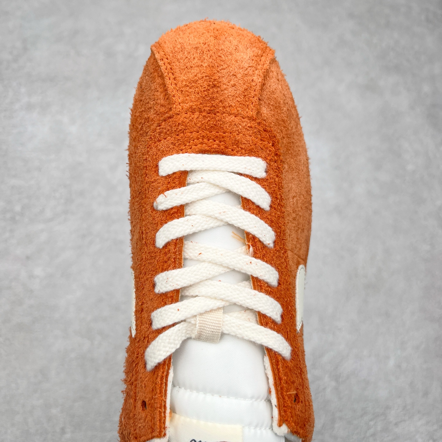 图片[4]-NK Classic Cortez Leather 阿甘复古初代皮革慢跑鞋 实体平台指令订单 全套原纸板楦头开发 原厂数据大底磨具 一比一鞋头弧度高度鞋身弧度 细节品控鞋型随意对比 正确烫金高频细节 公司级标准检验QC 区分市面一切版本 完美复刻阿甘复古鞋型 尺码：35.5 36 36.5 37.5 38 38.5 39 40 40.5 41 42 42.5 43 44 45-选品中心