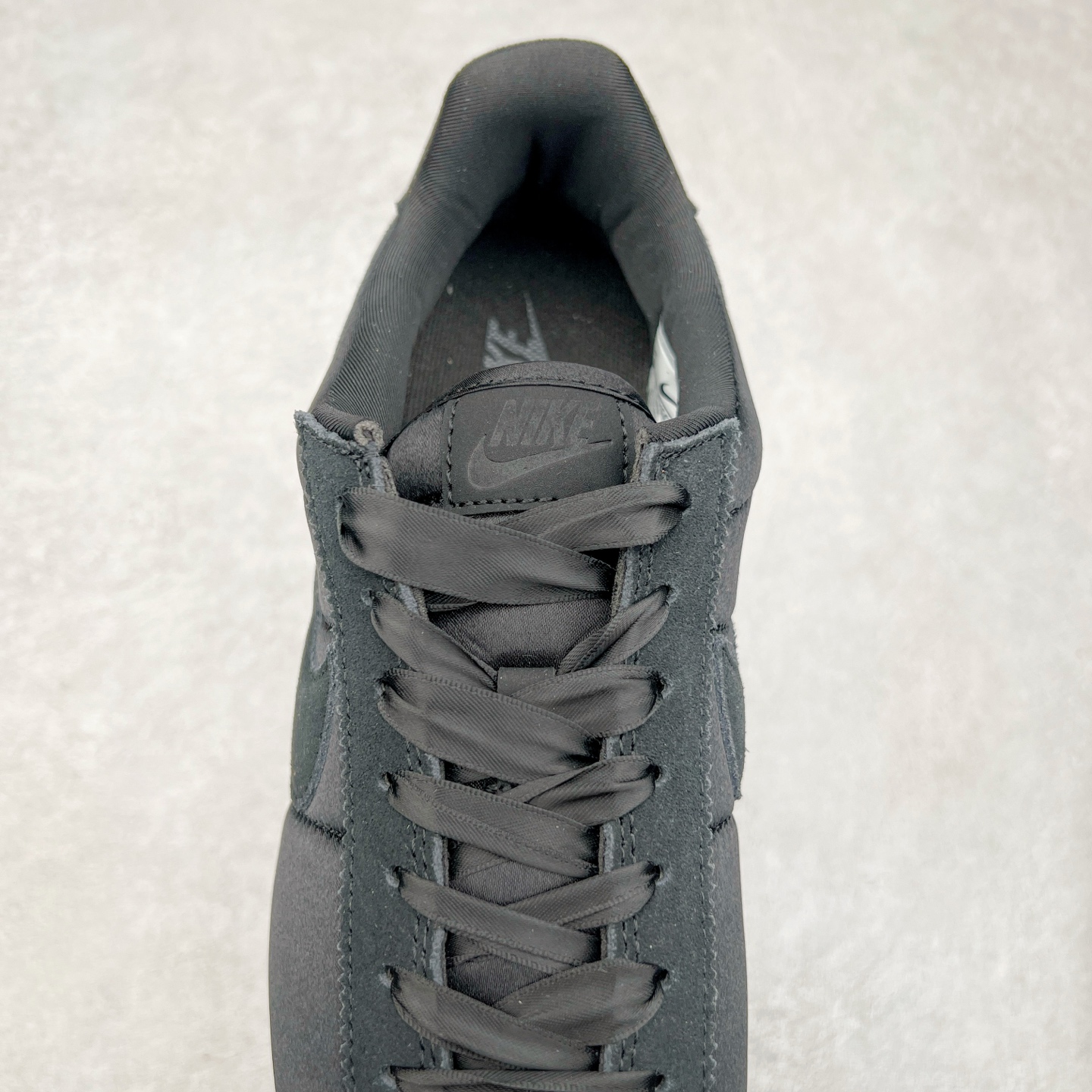 图片[5]-NK Classic Cortez Leather 阿甘复古初代皮革慢跑鞋 实体平台指令订单 全套原纸板楦头开发 原厂数据大底磨具 一比一鞋头弧度高度鞋身弧度 细节品控鞋型随意对比 正确烫金高频细节 公司级标准检验QC 区分市面一切版本 完美复刻阿甘复古鞋型 尺码：35.5 36 36.5 37.5 38 38.5 39 40 40.5 41 42 42.5 43 44 45-选品中心