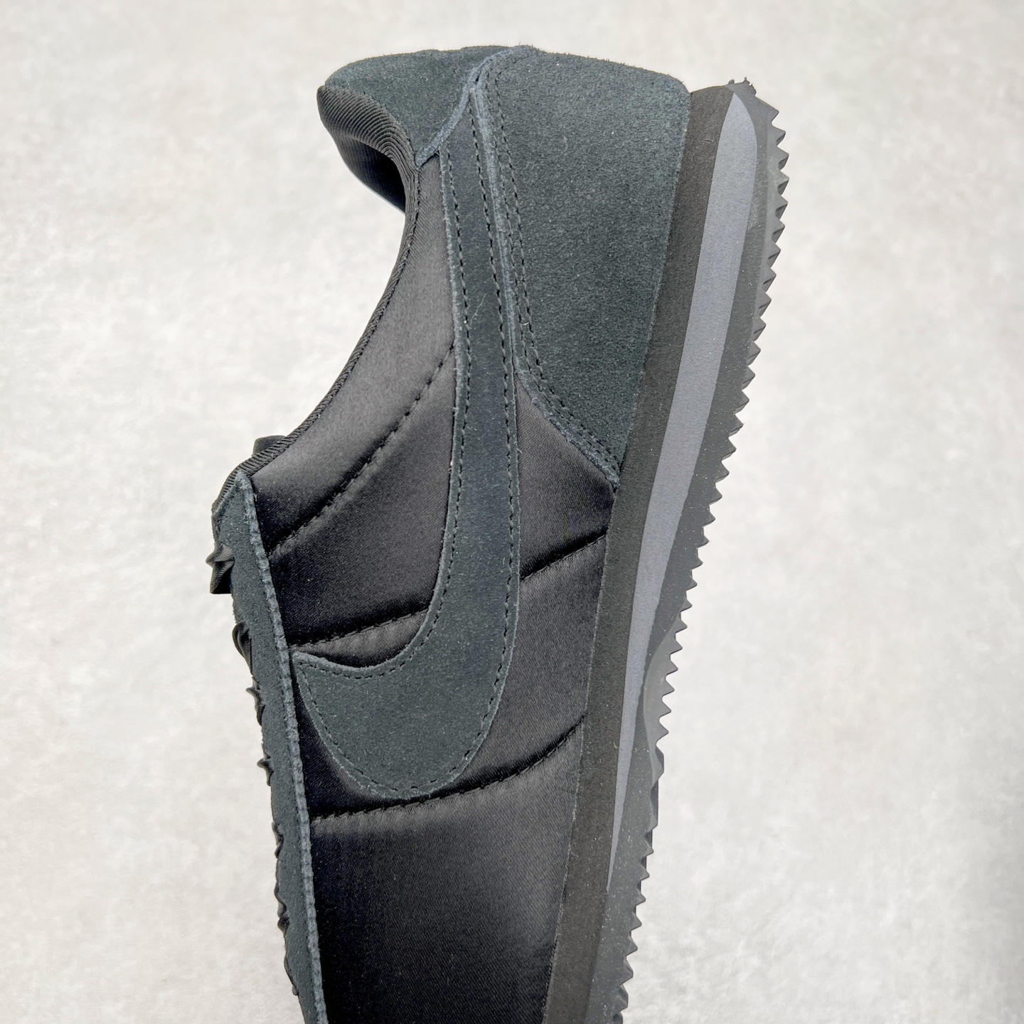 图片[7]-NK Classic Cortez Leather 阿甘复古初代皮革慢跑鞋 实体平台指令订单 全套原纸板楦头开发 原厂数据大底磨具 一比一鞋头弧度高度鞋身弧度 细节品控鞋型随意对比 正确烫金高频细节 公司级标准检验QC 区分市面一切版本 完美复刻阿甘复古鞋型 尺码：35.5 36 36.5 37.5 38 38.5 39 40 40.5 41 42 42.5 43 44 45-选品中心