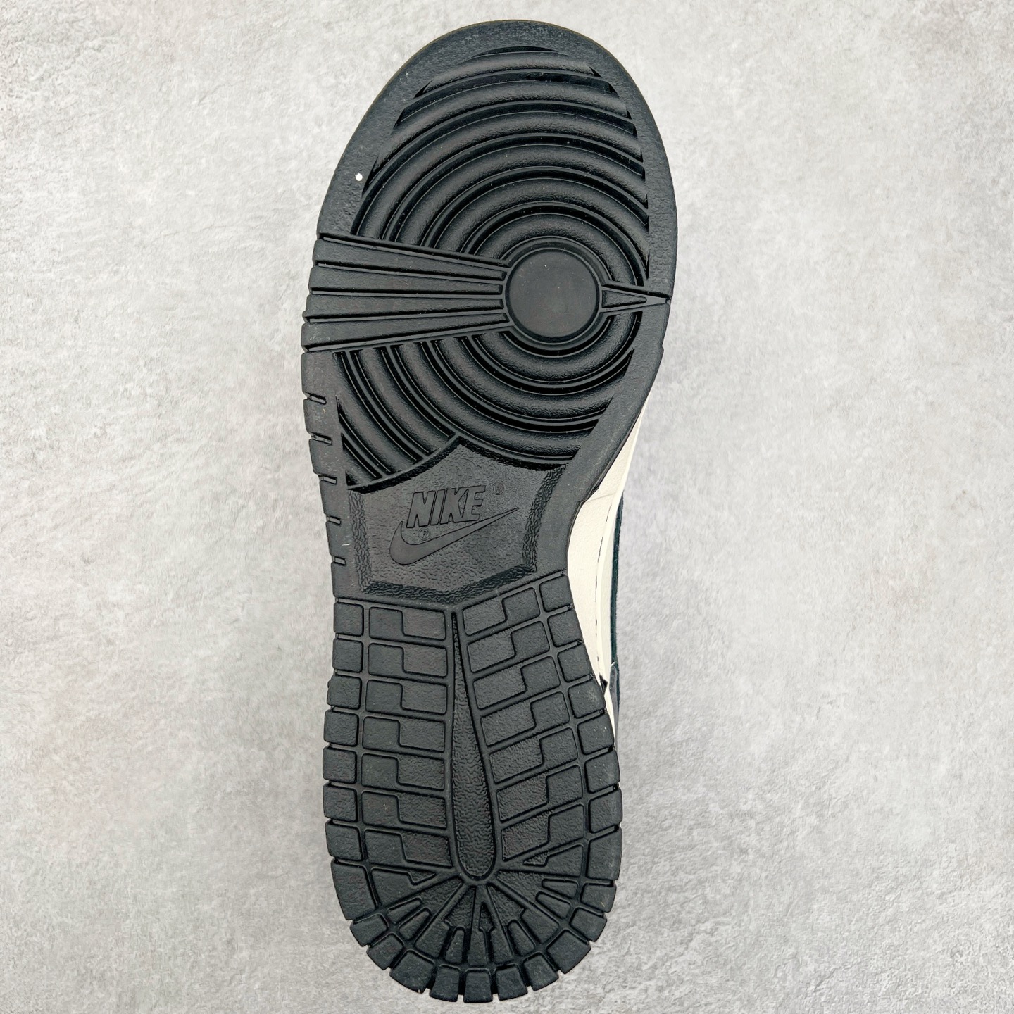 图片[9]-NK Dunk Low 定制配色 YX5066-246 大厂出品 极力推荐 原装头层材料 独家版型蒸餾加工帶來的是更好的视觉和脚感体验大厂纯原品质出货 清洁度 电绣工艺 皮料切割干净无任何毛边 细节完美 尺码：36 36.5 37.5 38 38.5 39 40 40.5 41 42 42.5 43 44 44.5 45-选品中心