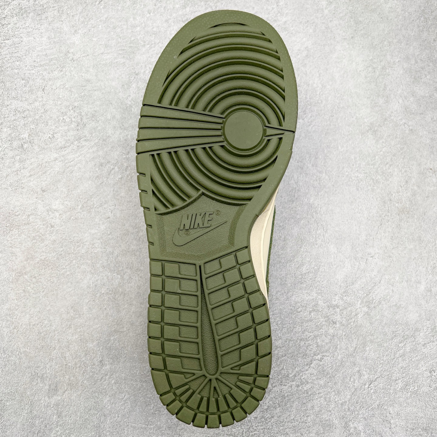 图片[9]-NK Dunk Low 定制配色 CH6336-230 大厂出品 极力推荐 原装头层材料 独家版型蒸餾加工帶來的是更好的视觉和脚感体验大厂纯原品质出货 清洁度 电绣工艺 皮料切割干净无任何毛边 细节完美 尺码：36 36.5 37.5 38 38.5 39 40 40.5 41 42 42.5 43 44 44.5 45-选品中心