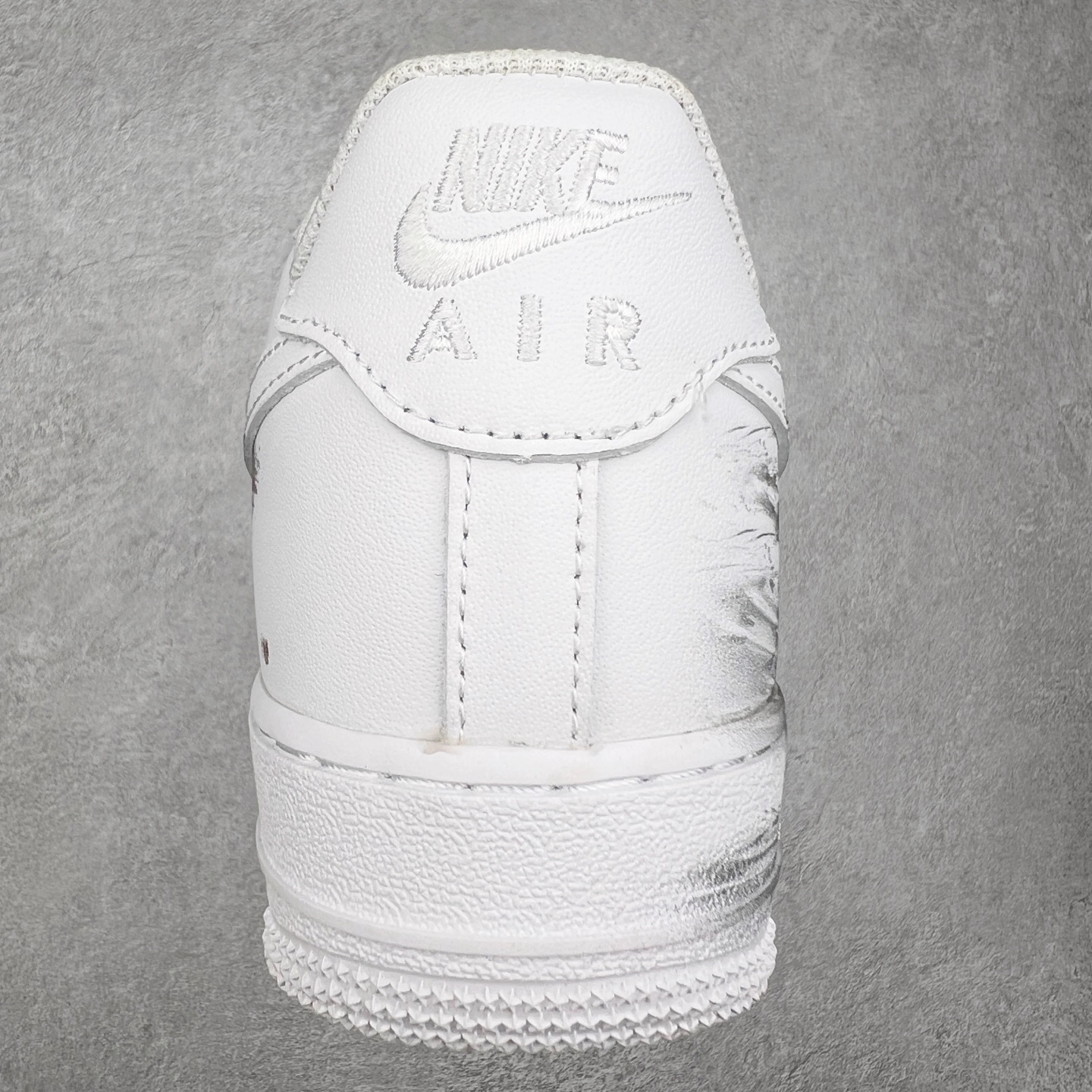 图片[8]-NK Air Force 1´07 Low 空军一号低帮百搭休闲运动板鞋 ZH0316-062 柔软、弹性十足的缓震性能和出色的中底设计 横跨复古与现代的外型结合 造就出风靡全球 三十多年的Force 1 直到今天还深受青睐 尺码：36 36.5 37.5 38 38.5 39 40 40.5 41 42 42.5 43 44 44.5 45-选品中心