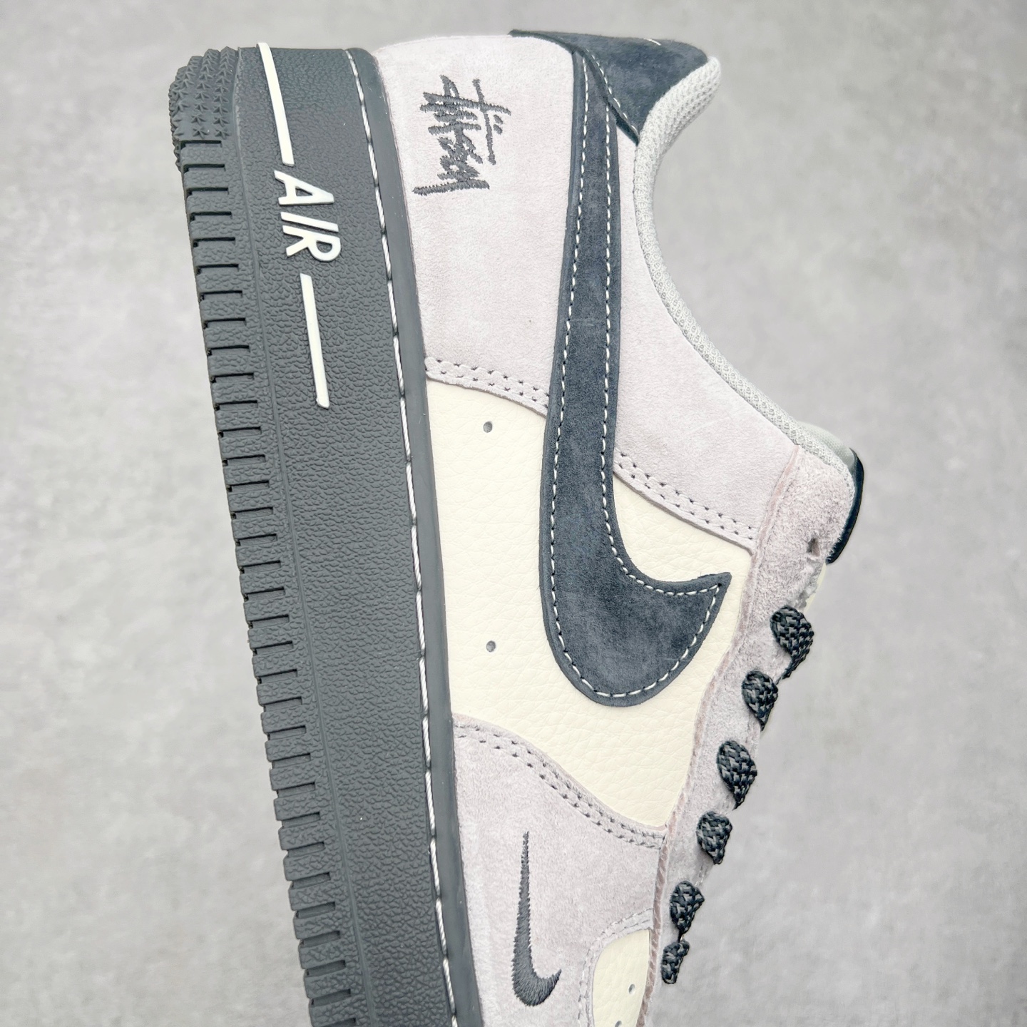 图片[6]-NK Air Force 1´07 Low 空军一号低帮百搭休闲运动板鞋 XZ6188-196 柔软、弹性十足的缓震性能和出色的中底设计 横跨复古与现代的外型结合 造就出风靡全球 三十多年的Force 1 直到今天还深受青睐 尺码：36 36.5 37.5 38 38.5 39 40 40.5 41 42 42.5 43 44 44.5 45-选品中心