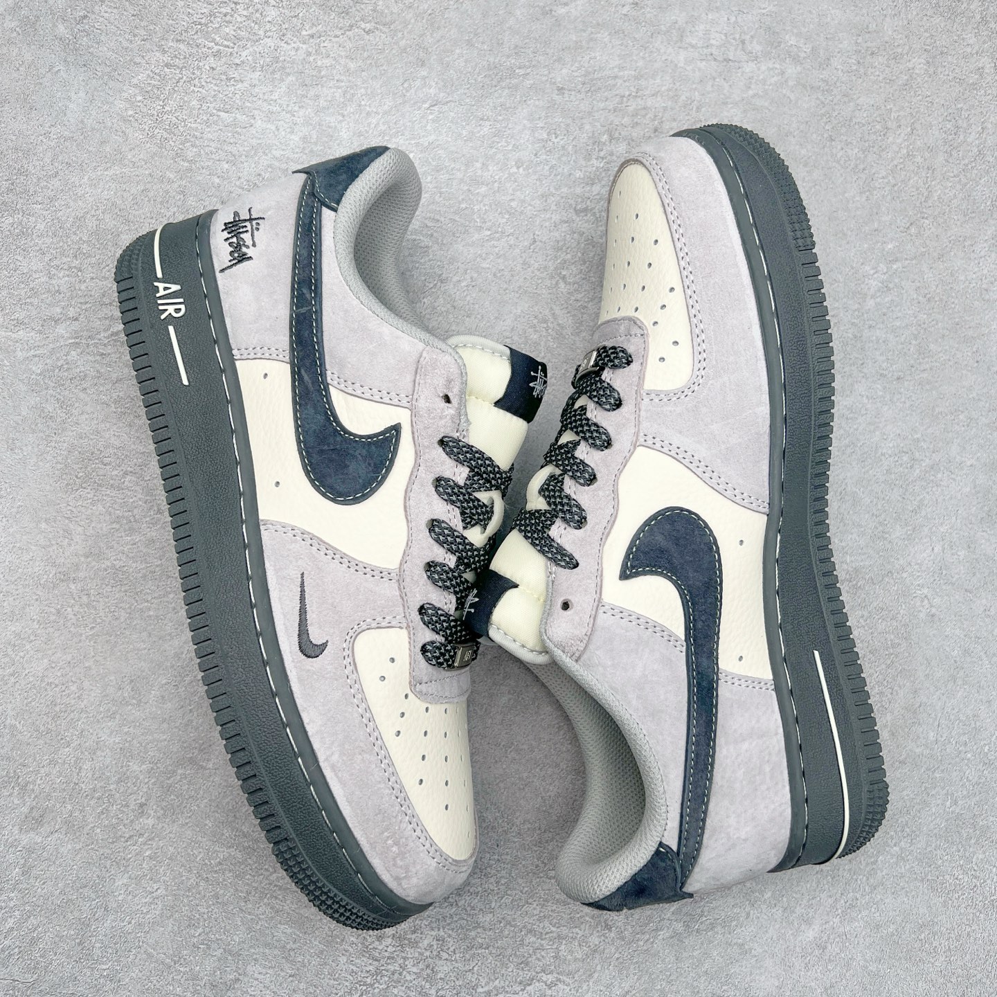 图片[3]-NK Air Force 1´07 Low 空军一号低帮百搭休闲运动板鞋 XZ6188-196 柔软、弹性十足的缓震性能和出色的中底设计 横跨复古与现代的外型结合 造就出风靡全球 三十多年的Force 1 直到今天还深受青睐 尺码：36 36.5 37.5 38 38.5 39 40 40.5 41 42 42.5 43 44 44.5 45-选品中心