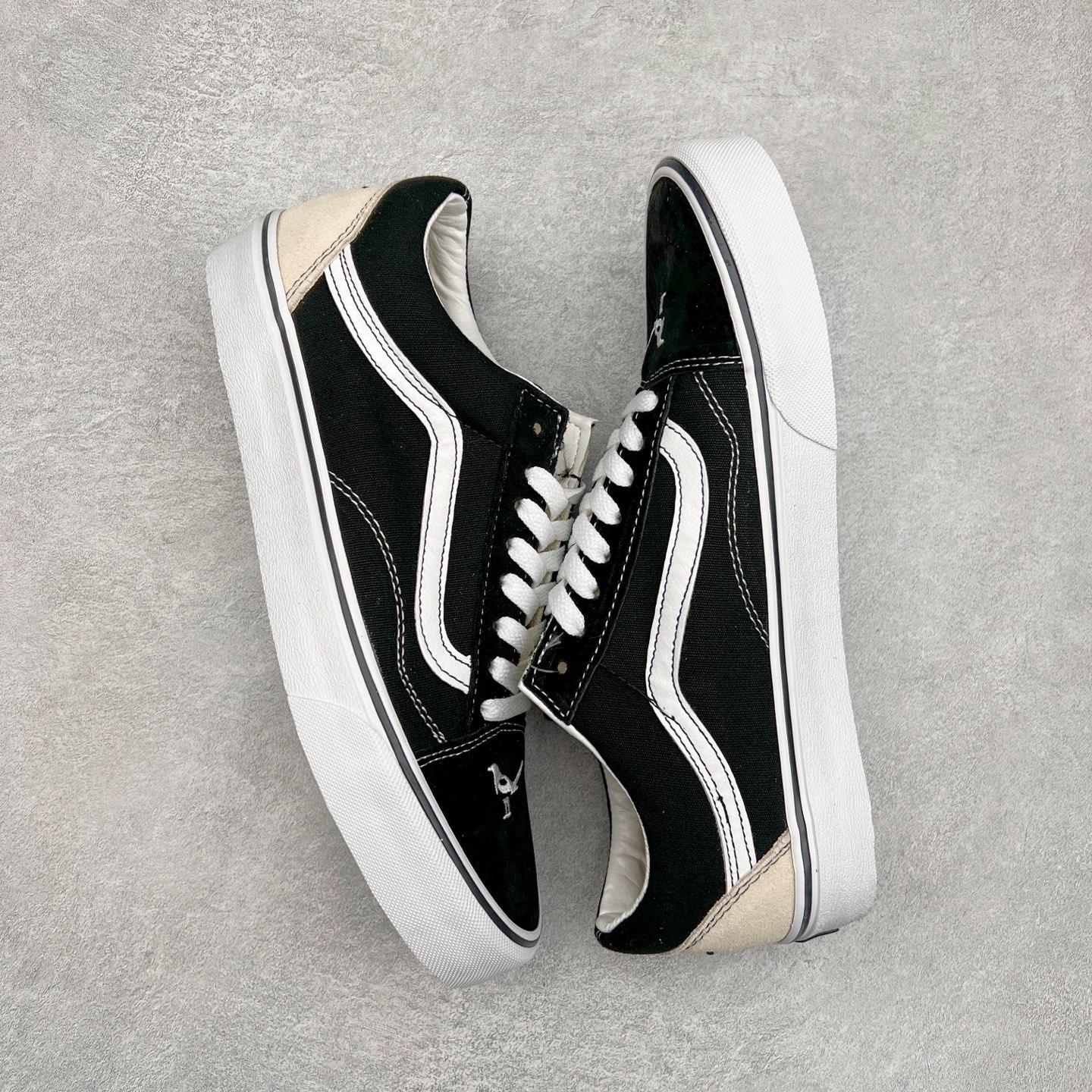 图片[3]-＃特价福利 Vans Authentic 和平鸽 经典黑白帆布拼接低帮运动板鞋 货号：VN000CR5BPB1 尺码：35 36 36.5 37 38 38.5 39 40 40.5 41 42 42.5 43 44-选品中心