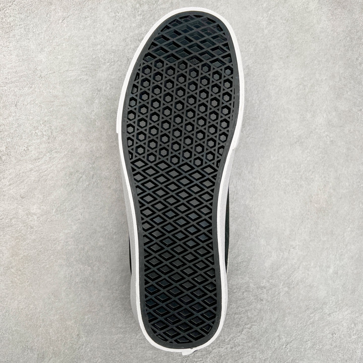 图片[9]-＃特价福利 Vans Authentic 和平鸽 经典黑白帆布拼接低帮运动板鞋 货号：VN000CR5BPB1 尺码：35 36 36.5 37 38 38.5 39 40 40.5 41 42 42.5 43 44-选品中心