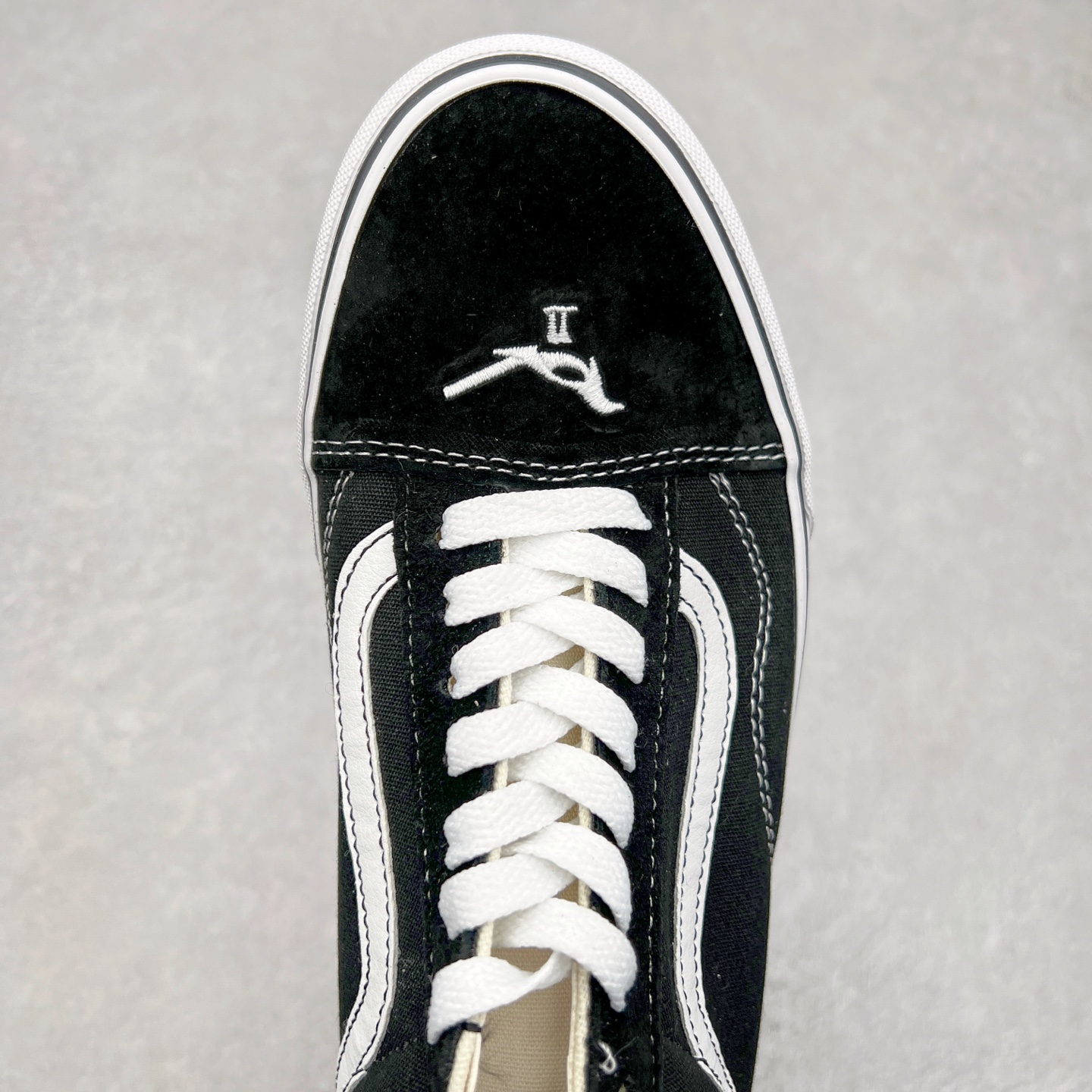 图片[4]-＃特价福利 Vans Authentic 和平鸽 经典黑白帆布拼接低帮运动板鞋 货号：VN000CR5BPB1 尺码：35 36 36.5 37 38 38.5 39 40 40.5 41 42 42.5 43 44-选品中心