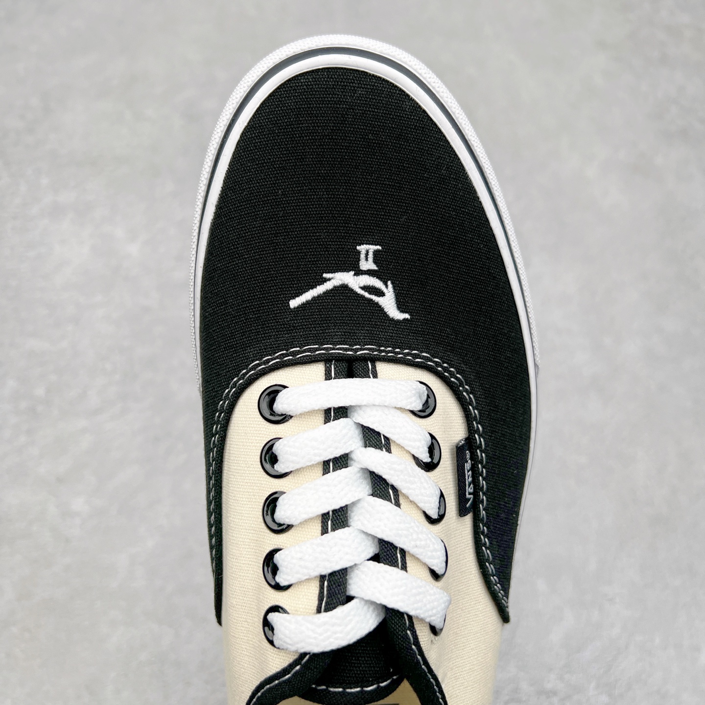 图片[4]-＃特价福利 Vans Authentic 和平鸽 经典黑白帆布拼接低帮运动板鞋 货号：VN000CR5BPB1 尺码：35 36 36.5 37 38 38.5 39 40 40.5 41 42 42.5 43 44-选品中心