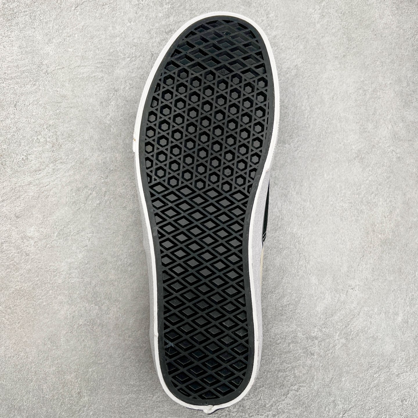图片[9]-＃特价福利 Vans Authentic 和平鸽 经典黑白帆布拼接低帮运动板鞋 货号：VN000CR5BPB1 尺码：35 36 36.5 37 38 38.5 39 40 40.5 41 42 42.5 43 44-选品中心