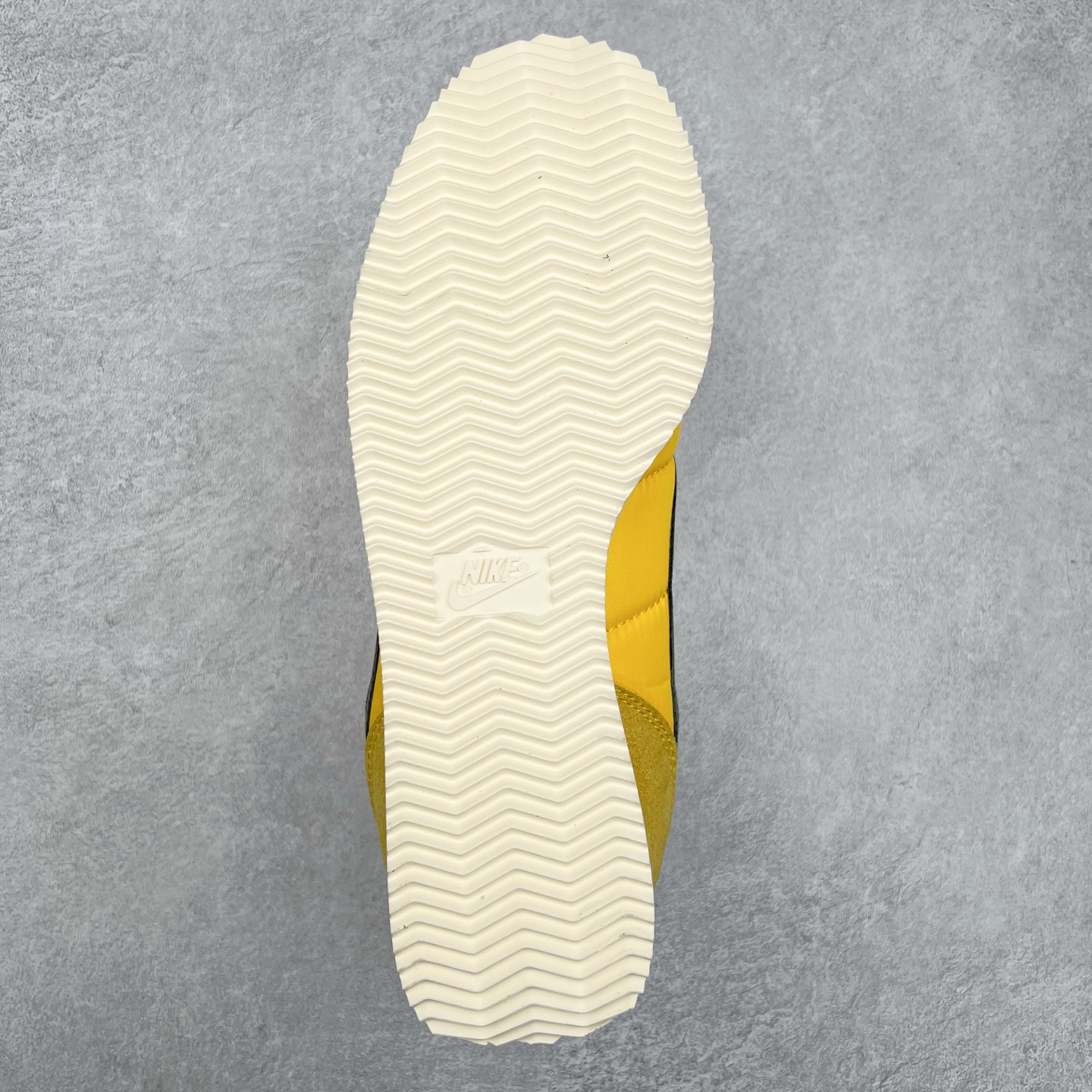 图片[9]-NK Classic Cortez Leather 阿甘复古初代皮革慢跑鞋 实体平台指令订单 全套原纸板楦头开发 原厂数据大底磨具 一比一鞋头弧度高度鞋身弧度 细节品控鞋型随意对比 正确烫金高频细节 公司级标准检验QC 区分市面一切版本 完美复刻阿甘复古鞋型 尺码：35.5 36 36.5 37.5 38 38.5 39 40 40.5 41 42 42.5 43 44 45-选品中心