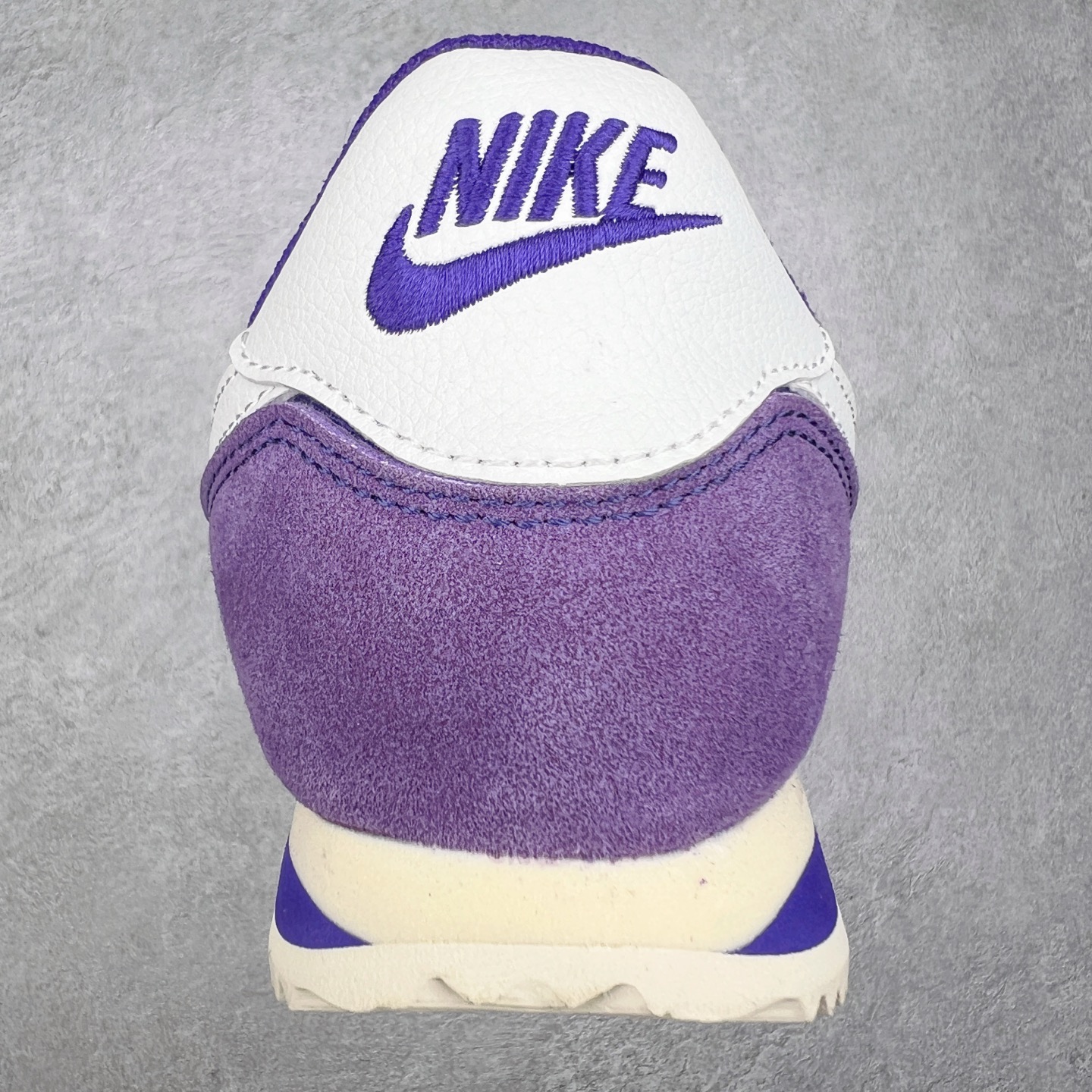 图片[8]-NK Classic Cortez Leather 阿甘复古初代皮革慢跑鞋 实体平台指令订单 全套原纸板楦头开发 原厂数据大底磨具 一比一鞋头弧度高度鞋身弧度 细节品控鞋型随意对比 正确烫金高频细节 公司级标准检验QC 区分市面一切版本 完美复刻阿甘复古鞋型 尺码：35.5 36 36.5 37.5 38 38.5 39 40 40.5 41 42 42.5 43 44 45-选品中心