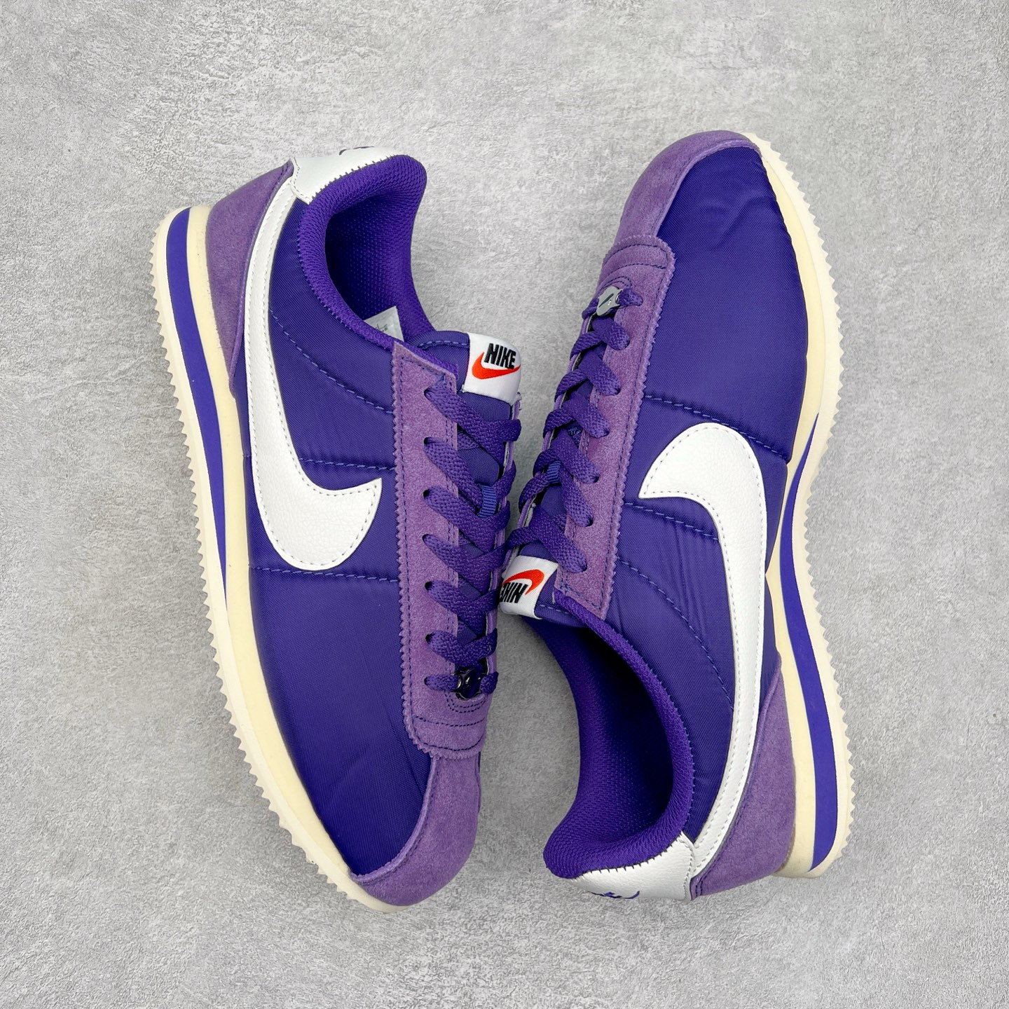 图片[3]-NK Classic Cortez Leather 阿甘复古初代皮革慢跑鞋 实体平台指令订单 全套原纸板楦头开发 原厂数据大底磨具 一比一鞋头弧度高度鞋身弧度 细节品控鞋型随意对比 正确烫金高频细节 公司级标准检验QC 区分市面一切版本 完美复刻阿甘复古鞋型 尺码：35.5 36 36.5 37.5 38 38.5 39 40 40.5 41 42 42.5 43 44 45-选品中心