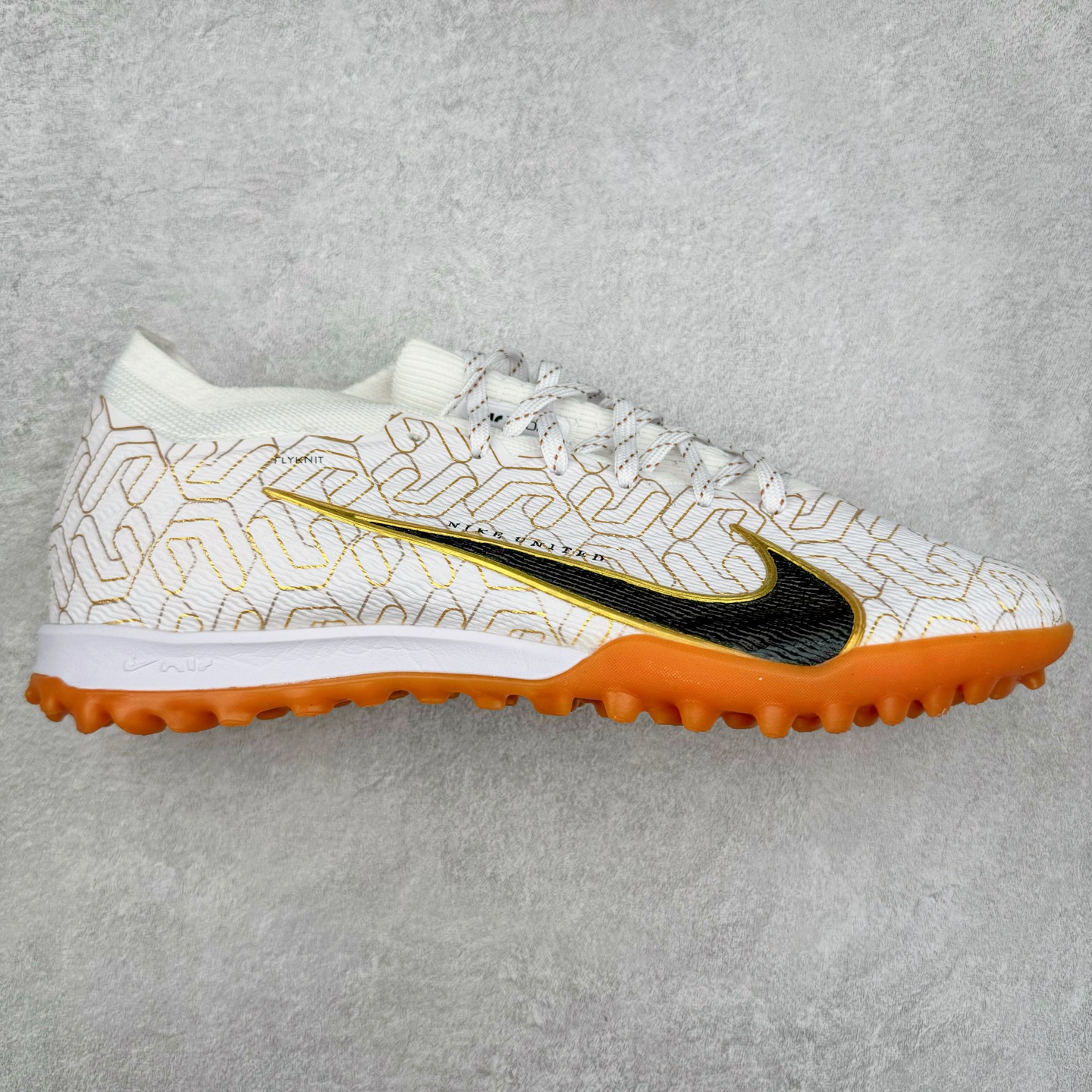 NK Mercurial Vapor Elite 刺客系列实战足球鞋 原代工厂出品 全进口机台生产设备 百分百采用优质原材料 严格按照工艺流程生产 确保每一双鞋都符合原厂标准 确保与原版无二 打造最纯粹的实战体验 高端的东西 品质全在细节里 全网品质最强足球鞋 没有之一（支持高强度实战）尺码：35 36 36.5 37.5 38 38.5 39 40 40.5 41 42 42.5 43 44 44.5 45-选品中心