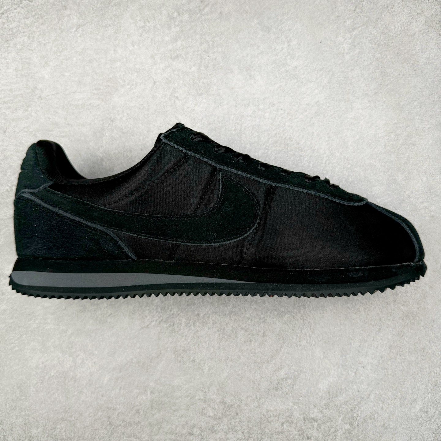 图片[7]-NK Classic Cortez Leather 阿甘复古初代皮革慢跑鞋 实体平台指令订单 全套原纸板楦头开发 原厂数据大底磨具 一比一鞋头弧度高度鞋身弧度 细节品控鞋型随意对比 正确烫金高频细节 公司级标准检验QC 区分市面一切版本 完美复刻阿甘复古鞋型 尺码：35.5 36 36.5 37.5 38 38.5 39 40 40.5 41 42 42.5 43 44 45-选品中心