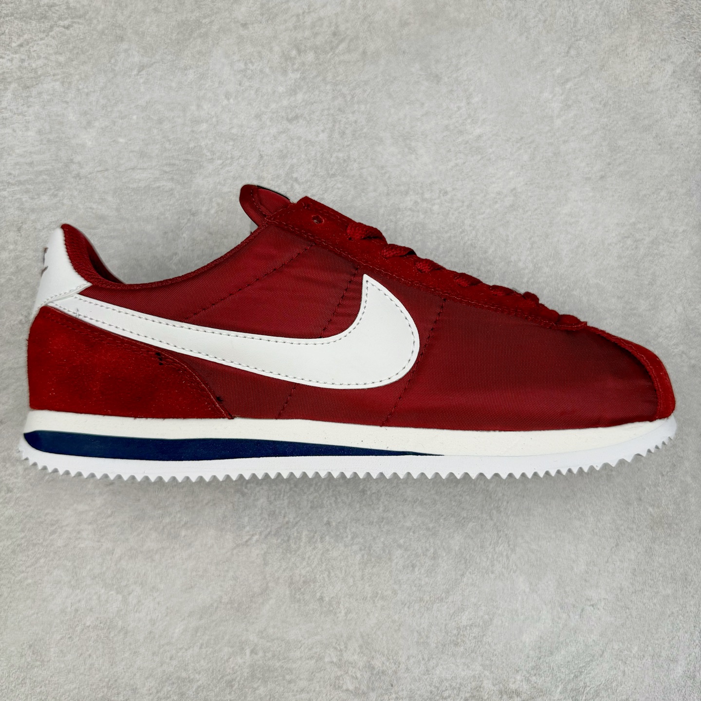 图片[12]-NK Classic Cortez Leather 阿甘复古初代皮革慢跑鞋 实体平台指令订单 全套原纸板楦头开发 原厂数据大底磨具 一比一鞋头弧度高度鞋身弧度 细节品控鞋型随意对比 正确烫金高频细节 公司级标准检验QC 区分市面一切版本 完美复刻阿甘复古鞋型 尺码：35.5 36 36.5 37.5 38 38.5 39 40 40.5 41 42 42.5 43 44 45-选品中心