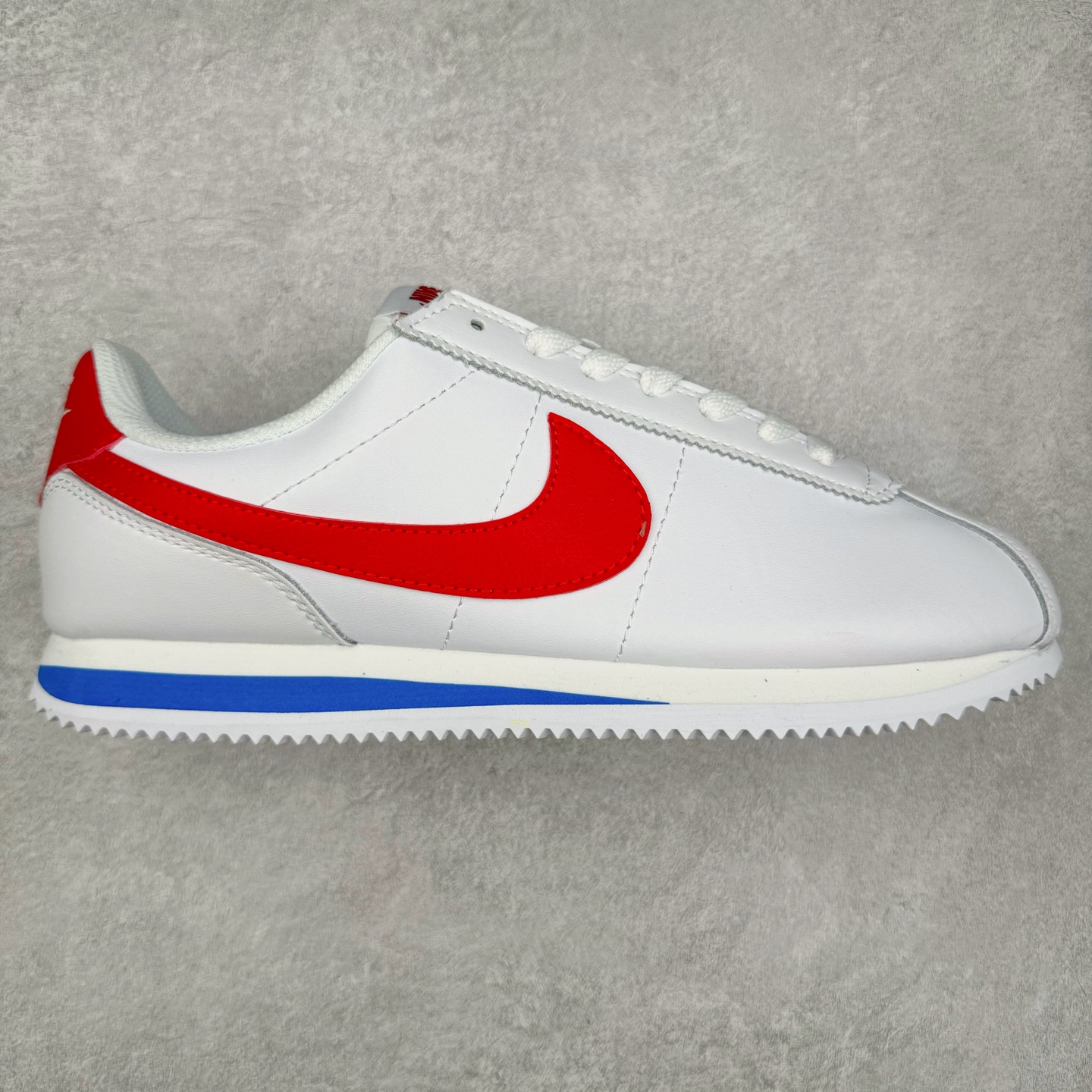 图片[10]-NK Classic Cortez Leather 阿甘复古初代皮革慢跑鞋 实体平台指令订单 全套原纸板楦头开发 原厂数据大底磨具 一比一鞋头弧度高度鞋身弧度 细节品控鞋型随意对比 正确烫金高频细节 公司级标准检验QC 区分市面一切版本 完美复刻阿甘复古鞋型 尺码：35.5 36 36.5 37.5 38 38.5 39 40 40.5 41 42 42.5 43 44 45-选品中心