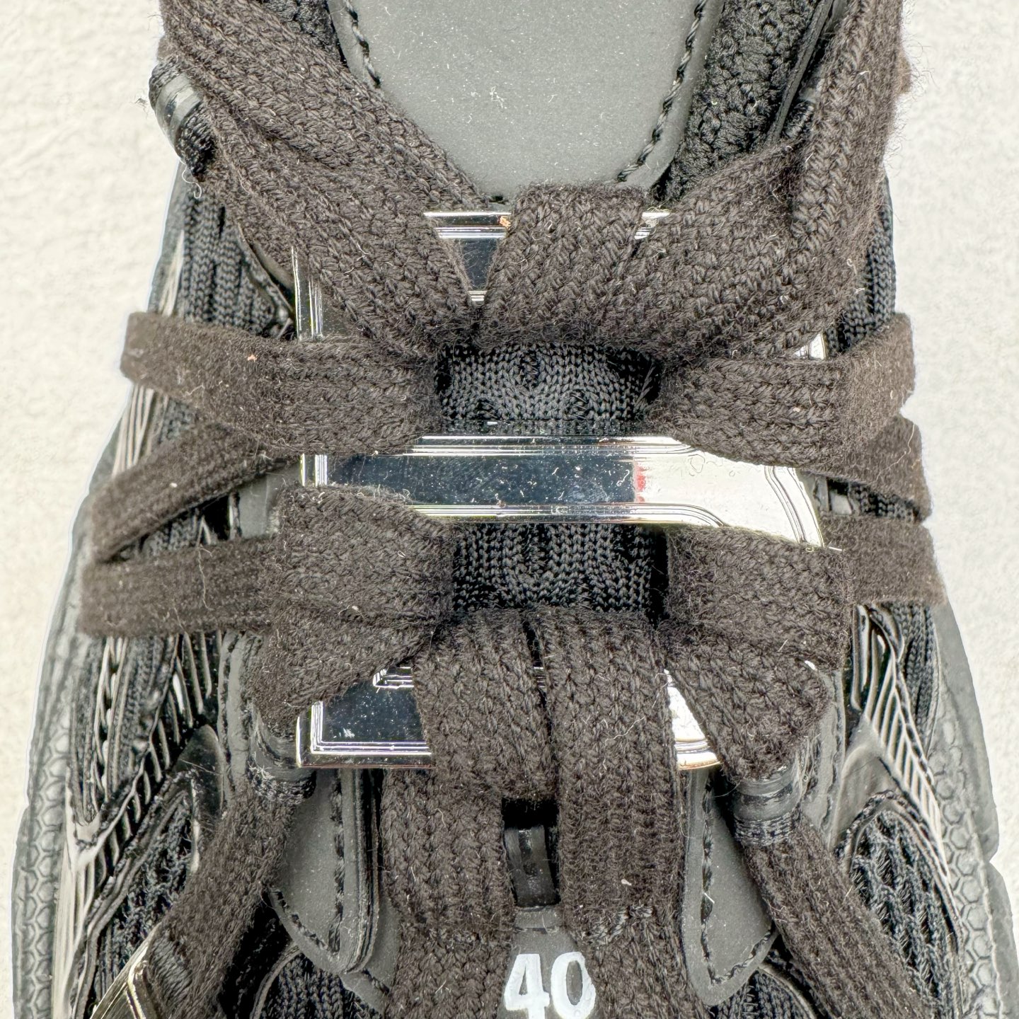 图片[15]-＃VG零售版 BALENCIAGA 3XL Sneakers 巴黎世家十代网布系带低帮走秀复古老爹鞋 全套原纸板楦头开发 最原汁原味的灵魂版型 全鞋荧光划线卡点 胶水把控整洁度追求极致完美 每一双都是工艺品 多重QC质检 超越公司货的品控标准 实实在在的免检产品 原盒原配 正确字体电绣 粗细、位置、大小正确 侧边TPU 透气孔匹配意产原版 正确分离大底 TPU软底 原版一致大底LOGO 立体感十足 原厂皮料水洗做旧 采购原厂网纱 不含皮革 网布材料和聚氨酯 磨损效果 鞋头边缘和后帮 Balenciaga 徽标 鞋面和后跟凸印尺码 鞋舌 3XL 橡胶品牌标识和反光细节 鞋帮拉袢和鞋舌拉祥 配反光细节 备用鞋带在鞋履前侧 可在穿着前取下 便于不同造型搭配 正常尺码 尺码：35 36 37 38 39 40 41 42 43 44 45 46-选品中心