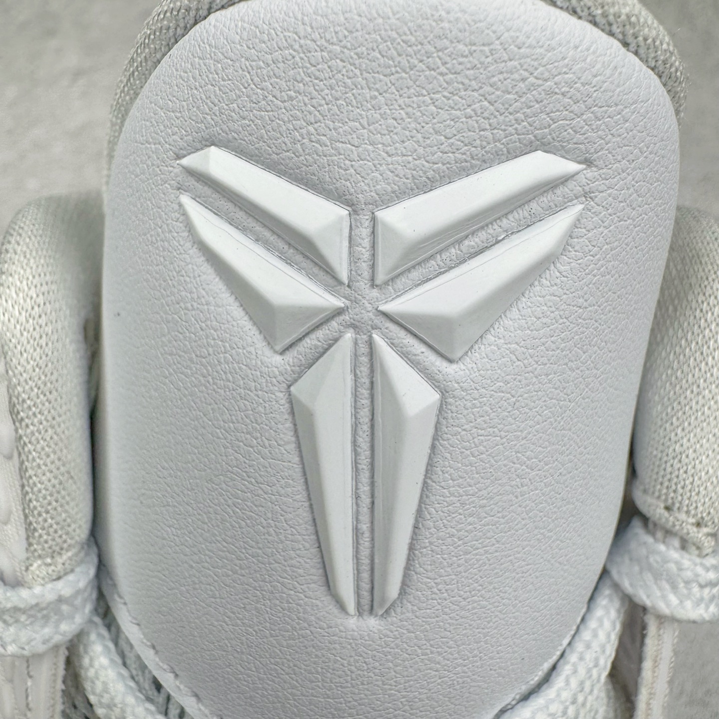 图片[15]-＃Star NK Zoom Kobe 6 Protro 科比六代 纯白白龙 DO5079-021 圈内顶级批次 完美复刻公司货 前掌超大Zoom Turbo气垫 后掌EVA缓震 真正的原汁原味 还原ZP脚感 全身鞋材卡料色独家定制 唯一正确喷漆工艺Swoosh 正确凹凸蛇鳞工艺 正确鞋面渐变效果 内全置真动飞态线 独立原厂模具 最大尺码达到48.5码 首批不拼图大几率过验 亲测已过 支持各种高强度实战 无需担心 上脚价 补货周期极长 脚宽建议买大半码 科比系列前掌偏窄 不影响二次销售 支持七天无理由退换 尺码：40 40.5 41 42 42.5 43 44 44.5 45 45.5 46 47.5 48.5-选品中心