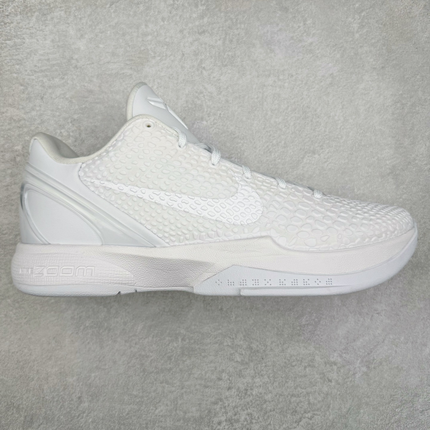 ＃Star NK Zoom Kobe 6 Protro 科比六代 纯白白龙 DO5079-021 圈内顶级批次 完美复刻公司货 前掌超大Zoom Turbo气垫 后掌EVA缓震 真正的原汁原味 还原ZP脚感 全身鞋材卡料色独家定制 唯一正确喷漆工艺Swoosh 正确凹凸蛇鳞工艺 正确鞋面渐变效果 内全置真动飞态线 独立原厂模具 最大尺码达到48.5码 首批不拼图大几率过验 亲测已过 支持各种高强度实战 无需担心 上脚价 补货周期极长 脚宽建议买大半码 科比系列前掌偏窄 不影响二次销售 支持七天无理由退换 尺码：40 40.5 41 42 42.5 43 44 44.5 45 45.5 46 47.5 48.5-选品中心