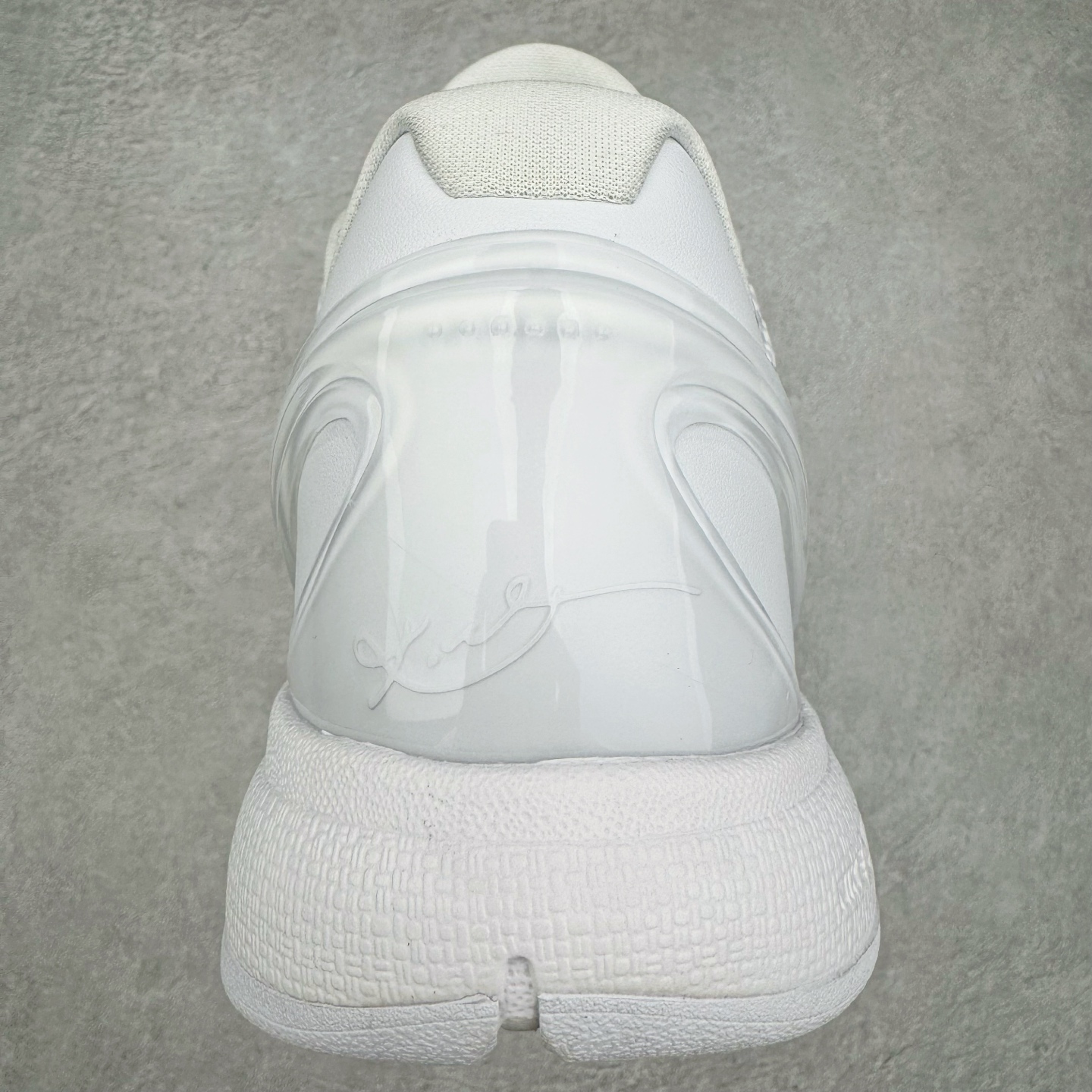 图片[8]-＃Star NK Zoom Kobe 6 Protro 科比六代 纯白白龙 DO5079-021 圈内顶级批次 完美复刻公司货 前掌超大Zoom Turbo气垫 后掌EVA缓震 真正的原汁原味 还原ZP脚感 全身鞋材卡料色独家定制 唯一正确喷漆工艺Swoosh 正确凹凸蛇鳞工艺 正确鞋面渐变效果 内全置真动飞态线 独立原厂模具 最大尺码达到48.5码 首批不拼图大几率过验 亲测已过 支持各种高强度实战 无需担心 上脚价 补货周期极长 脚宽建议买大半码 科比系列前掌偏窄 不影响二次销售 支持七天无理由退换 尺码：40 40.5 41 42 42.5 43 44 44.5 45 45.5 46 47.5 48.5-选品中心