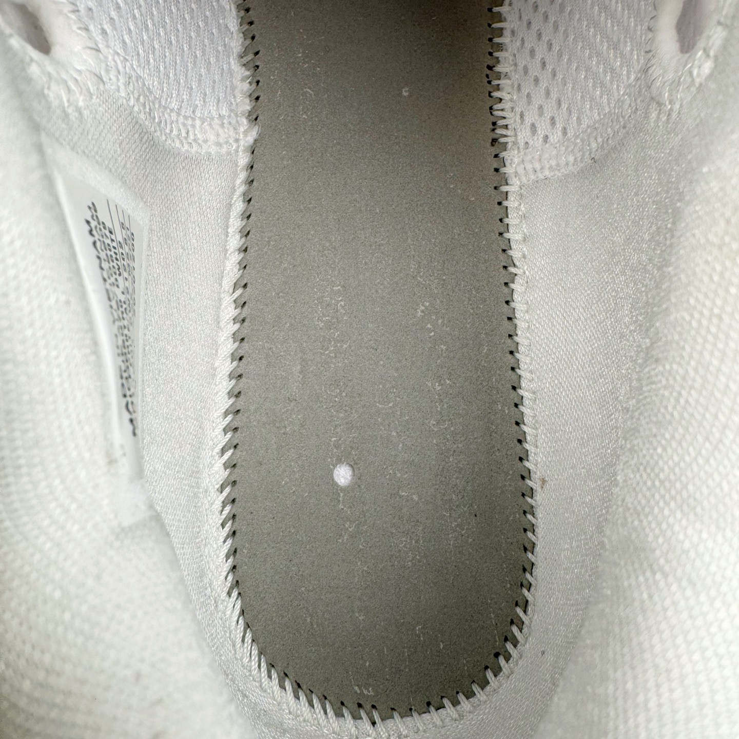 图片[11]-＃Star NK Zoom Kobe 6 Protro 科比六代 纯白白龙 DO5079-021 圈内顶级批次 完美复刻公司货 前掌超大Zoom Turbo气垫 后掌EVA缓震 真正的原汁原味 还原ZP脚感 全身鞋材卡料色独家定制 唯一正确喷漆工艺Swoosh 正确凹凸蛇鳞工艺 正确鞋面渐变效果 内全置真动飞态线 独立原厂模具 最大尺码达到48.5码 首批不拼图大几率过验 亲测已过 支持各种高强度实战 无需担心 上脚价 补货周期极长 脚宽建议买大半码 科比系列前掌偏窄 不影响二次销售 支持七天无理由退换 尺码：40 40.5 41 42 42.5 43 44 44.5 45 45.5 46 47.5 48.5-选品中心