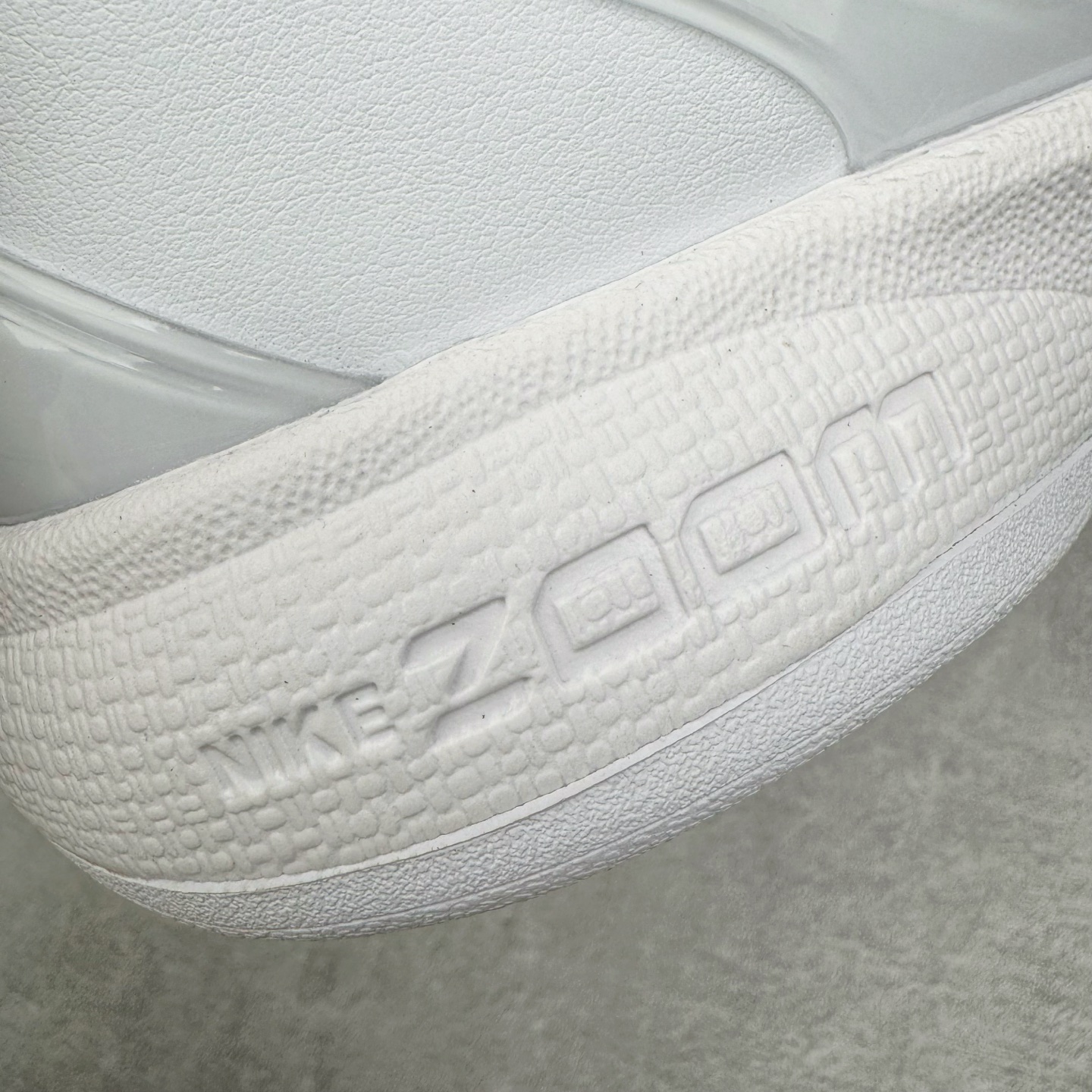 图片[19]-＃Star NK Zoom Kobe 6 Protro 科比六代 纯白白龙 DO5079-021 圈内顶级批次 完美复刻公司货 前掌超大Zoom Turbo气垫 后掌EVA缓震 真正的原汁原味 还原ZP脚感 全身鞋材卡料色独家定制 唯一正确喷漆工艺Swoosh 正确凹凸蛇鳞工艺 正确鞋面渐变效果 内全置真动飞态线 独立原厂模具 最大尺码达到48.5码 首批不拼图大几率过验 亲测已过 支持各种高强度实战 无需担心 上脚价 补货周期极长 脚宽建议买大半码 科比系列前掌偏窄 不影响二次销售 支持七天无理由退换 尺码：40 40.5 41 42 42.5 43 44 44.5 45 45.5 46 47.5 48.5-选品中心