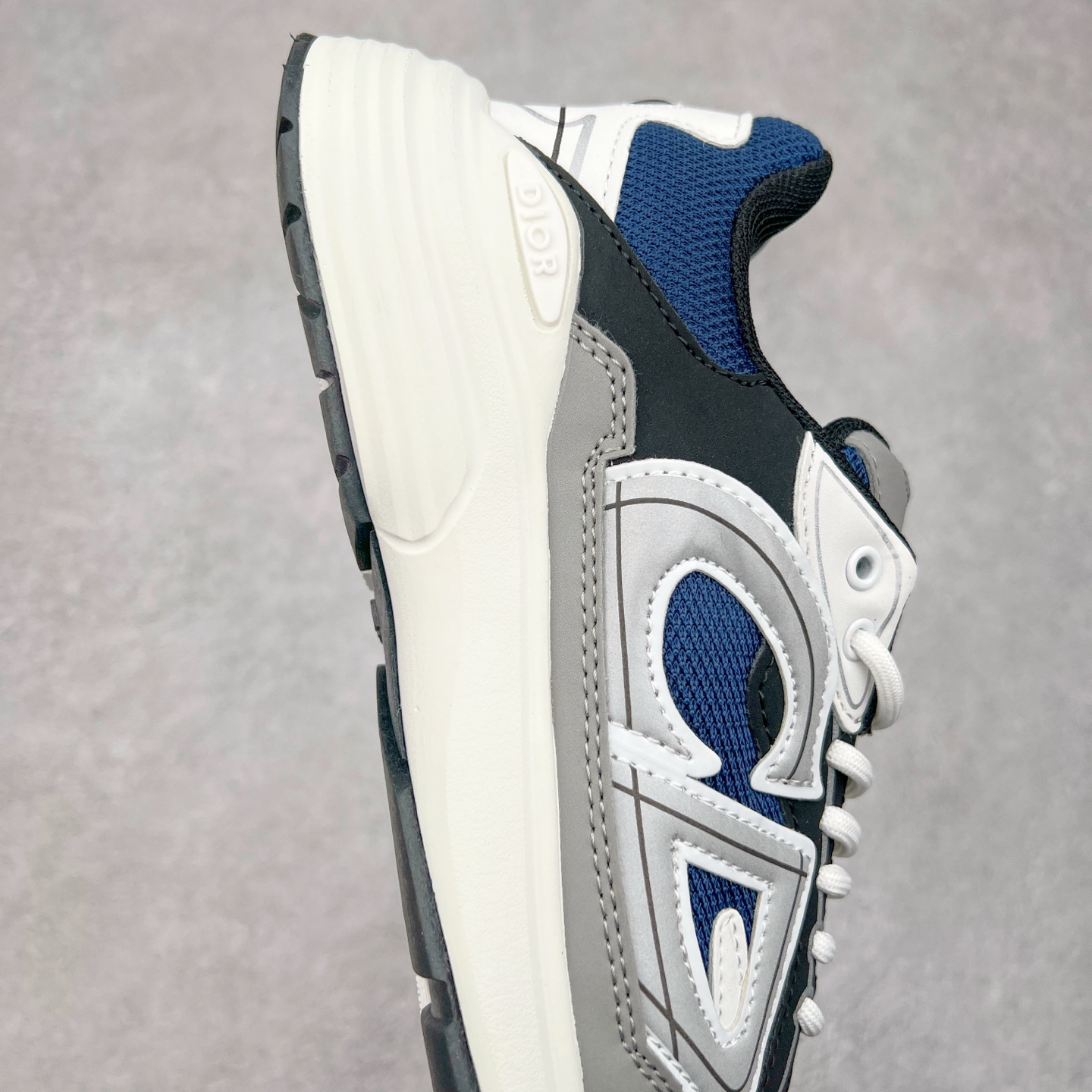 图片[6]-＃福利特价 Dior B30 迪奥网眼织物低帮运动休闲鞋 该款系列采用黑网色眼织物白和色科技料面精心制 作饰以反光“CD30”图形标志 外格轻盈的刻雕效果橡胶鞋搭底配标志性点的缀提升格调 内弹部力细节塑造想理的舒适穿着体验可与各休式闲造型配搭 彰显尚时现代的运风动范 尺码：36 37 35 39 40 41 42 43 44 45-选品中心