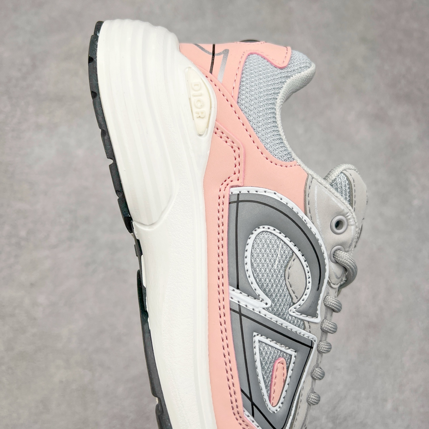 图片[6]-＃福利特价 Dior B30 迪奥网眼织物低帮运动休闲鞋 该款系列采用黑网色眼织物白和色科技料面精心制 作饰以反光“CD30”图形标志 外格轻盈的刻雕效果橡胶鞋搭底配标志性点的缀提升格调 内弹部力细节塑造想理的舒适穿着体验可与各休式闲造型配搭 彰显尚时现代的运风动范 尺码：36 37 35 39 40 41 42 43 44 45-选品中心