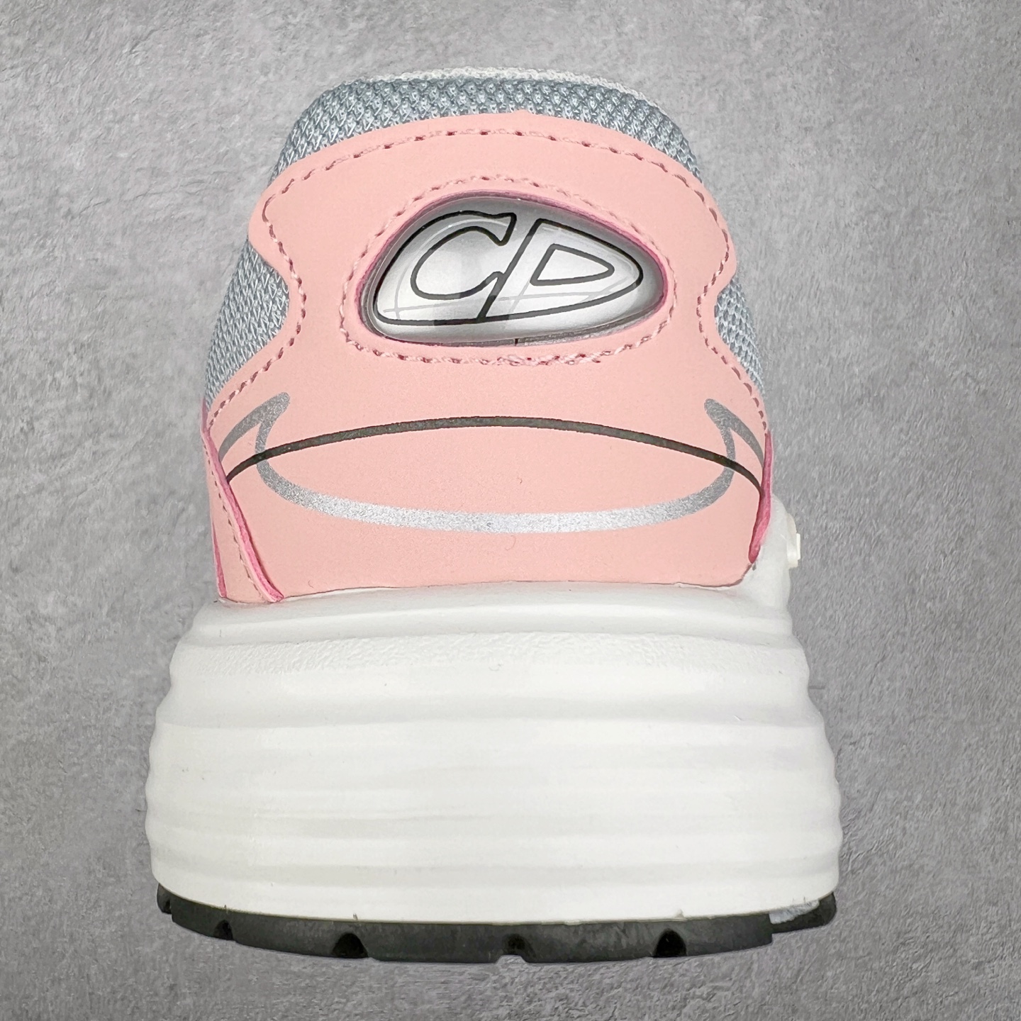 图片[8]-＃福利特价 Dior B30 迪奥网眼织物低帮运动休闲鞋 该款系列采用黑网色眼织物白和色科技料面精心制 作饰以反光“CD30”图形标志 外格轻盈的刻雕效果橡胶鞋搭底配标志性点的缀提升格调 内弹部力细节塑造想理的舒适穿着体验可与各休式闲造型配搭 彰显尚时现代的运风动范 尺码：36 37 35 39 40 41 42 43 44 45-选品中心