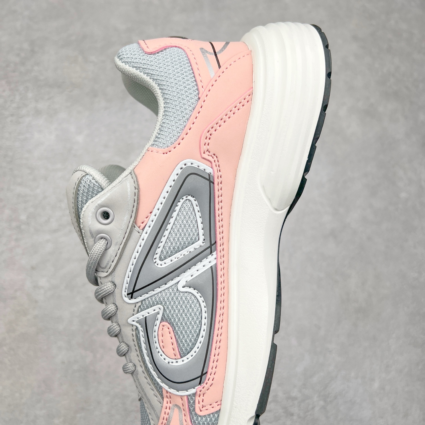 图片[7]-＃福利特价 Dior B30 迪奥网眼织物低帮运动休闲鞋 该款系列采用黑网色眼织物白和色科技料面精心制 作饰以反光“CD30”图形标志 外格轻盈的刻雕效果橡胶鞋搭底配标志性点的缀提升格调 内弹部力细节塑造想理的舒适穿着体验可与各休式闲造型配搭 彰显尚时现代的运风动范 尺码：36 37 35 39 40 41 42 43 44 45-选品中心