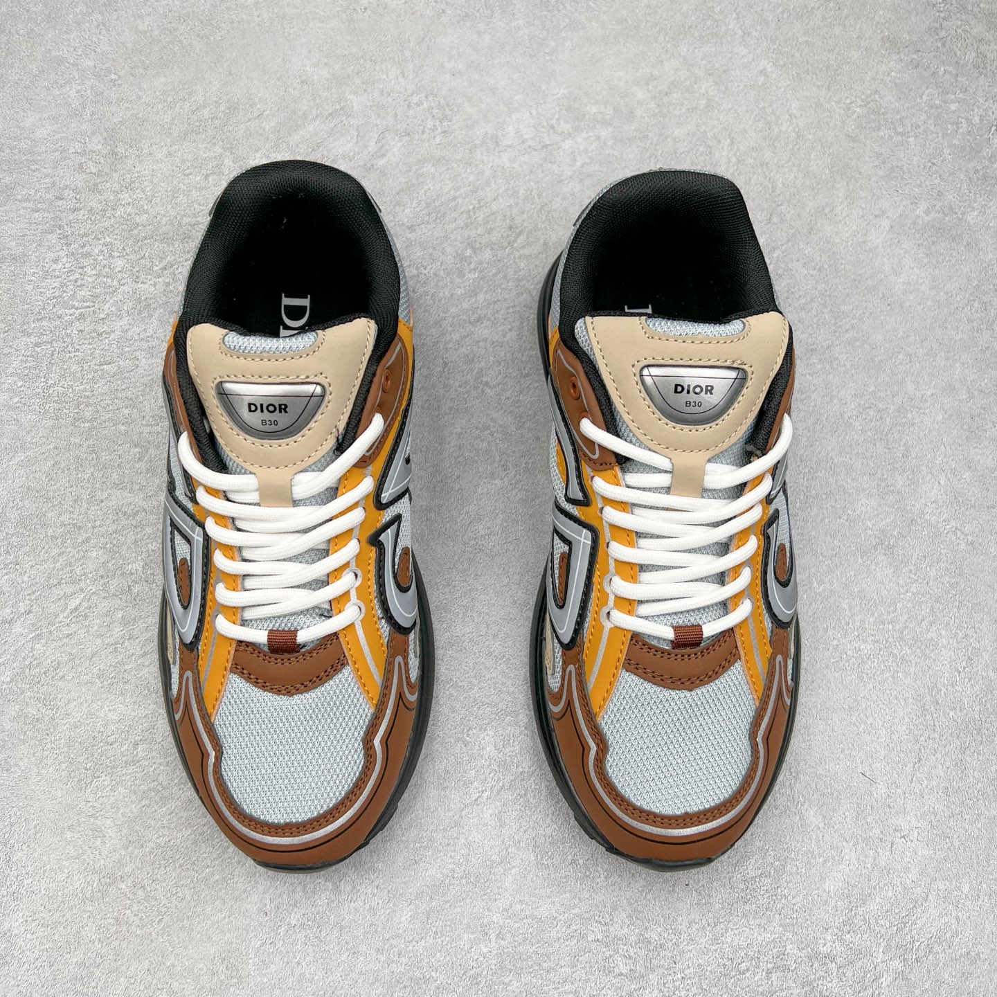 图片[2]-＃福利特价 Dior B30 迪奥网眼织物低帮运动休闲鞋 该款系列采用黑网色眼织物白和色科技料面精心制 作饰以反光“CD30”图形标志 外格轻盈的刻雕效果橡胶鞋搭底配标志性点的缀提升格调 内弹部力细节塑造想理的舒适穿着体验可与各休式闲造型配搭 彰显尚时现代的运风动范 尺码：36 37 35 39 40 41 42 43 44 45-选品中心