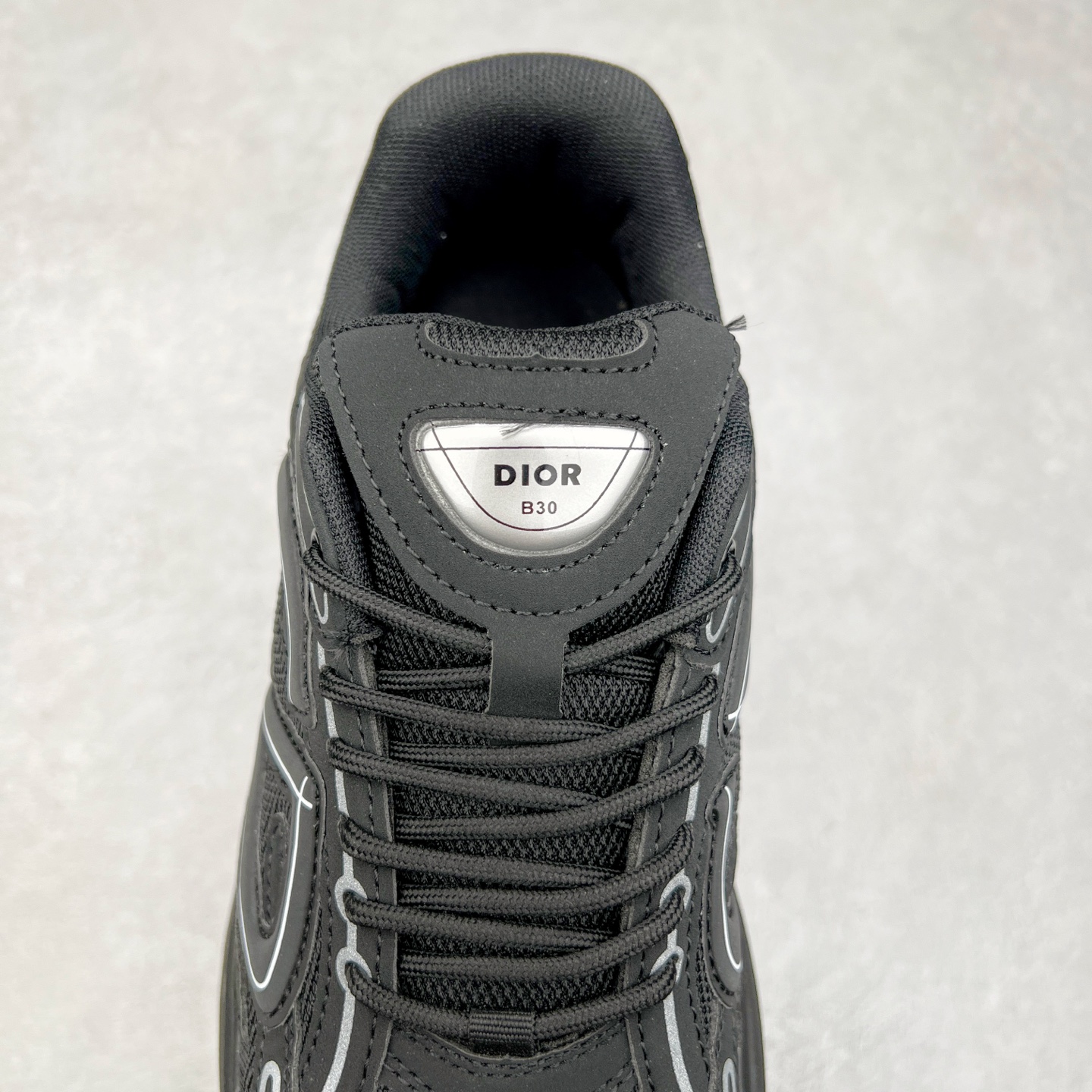 图片[5]-＃福利特价 Dior B30 迪奥网眼织物低帮运动休闲鞋 该款系列采用黑网色眼织物白和色科技料面精心制 作饰以反光“CD30”图形标志 外格轻盈的刻雕效果橡胶鞋搭底配标志性点的缀提升格调 内弹部力细节塑造想理的舒适穿着体验可与各休式闲造型配搭 彰显尚时现代的运风动范 尺码：36 37 35 39 40 41 42 43 44 45-选品中心