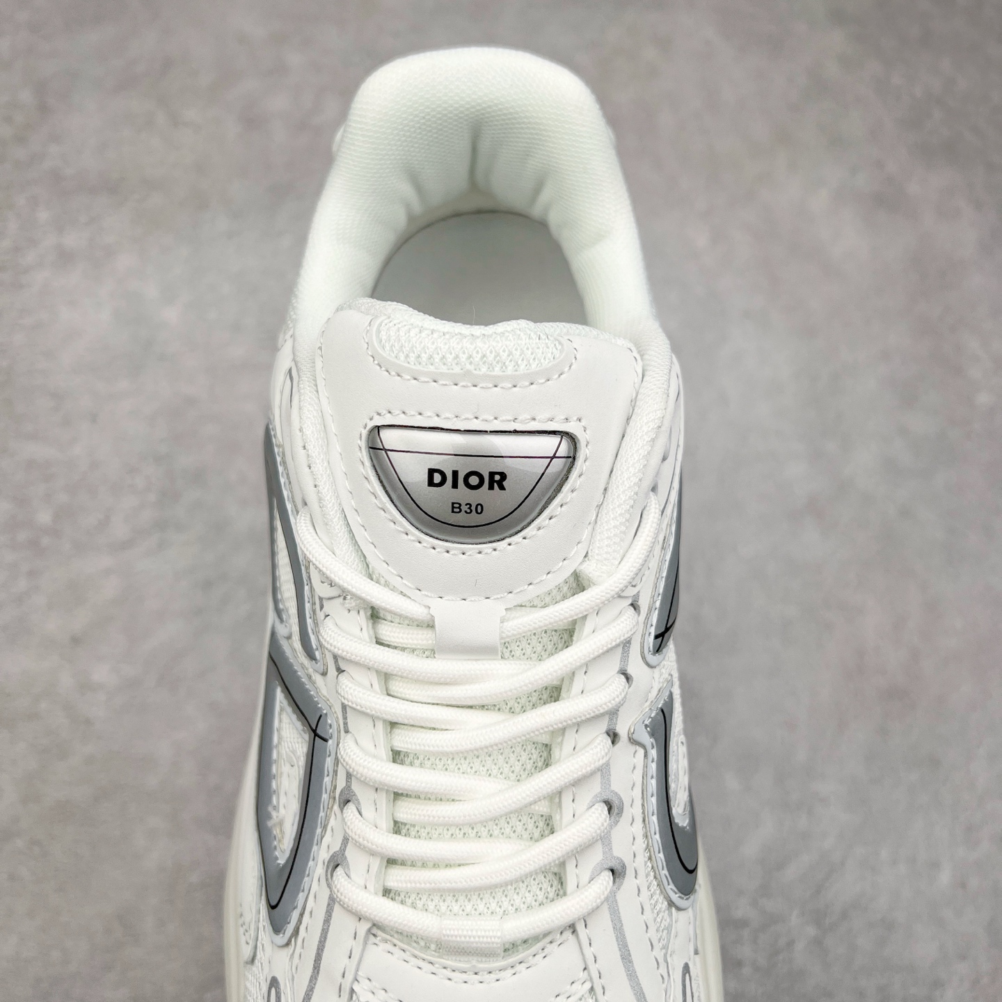 图片[5]-＃福利特价 Dior B30 迪奥网眼织物低帮运动休闲鞋 该款系列采用黑网色眼织物白和色科技料面精心制 作饰以反光“CD30”图形标志 外格轻盈的刻雕效果橡胶鞋搭底配标志性点的缀提升格调 内弹部力细节塑造想理的舒适穿着体验可与各休式闲造型配搭 彰显尚时现代的运风动范 尺码：36 37 35 39 40 41 42 43 44 45-选品中心