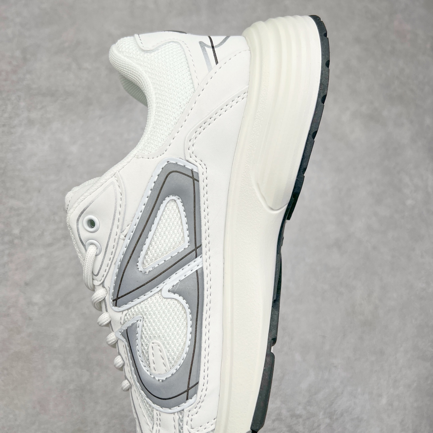 图片[7]-＃福利特价 Dior B30 迪奥网眼织物低帮运动休闲鞋 该款系列采用黑网色眼织物白和色科技料面精心制 作饰以反光“CD30”图形标志 外格轻盈的刻雕效果橡胶鞋搭底配标志性点的缀提升格调 内弹部力细节塑造想理的舒适穿着体验可与各休式闲造型配搭 彰显尚时现代的运风动范 尺码：36 37 35 39 40 41 42 43 44 45-选品中心