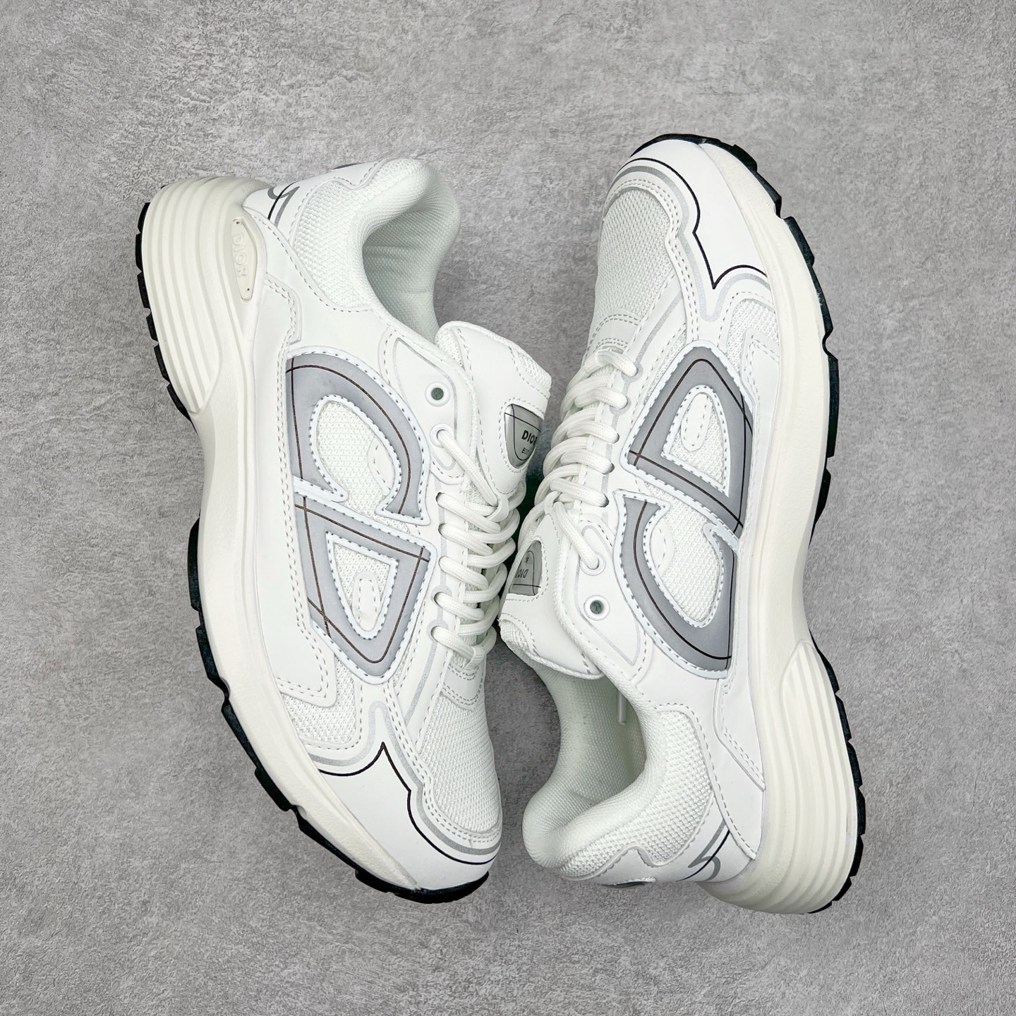 图片[3]-＃福利特价 Dior B30 迪奥网眼织物低帮运动休闲鞋 该款系列采用黑网色眼织物白和色科技料面精心制 作饰以反光“CD30”图形标志 外格轻盈的刻雕效果橡胶鞋搭底配标志性点的缀提升格调 内弹部力细节塑造想理的舒适穿着体验可与各休式闲造型配搭 彰显尚时现代的运风动范 尺码：36 37 35 39 40 41 42 43 44 45-选品中心