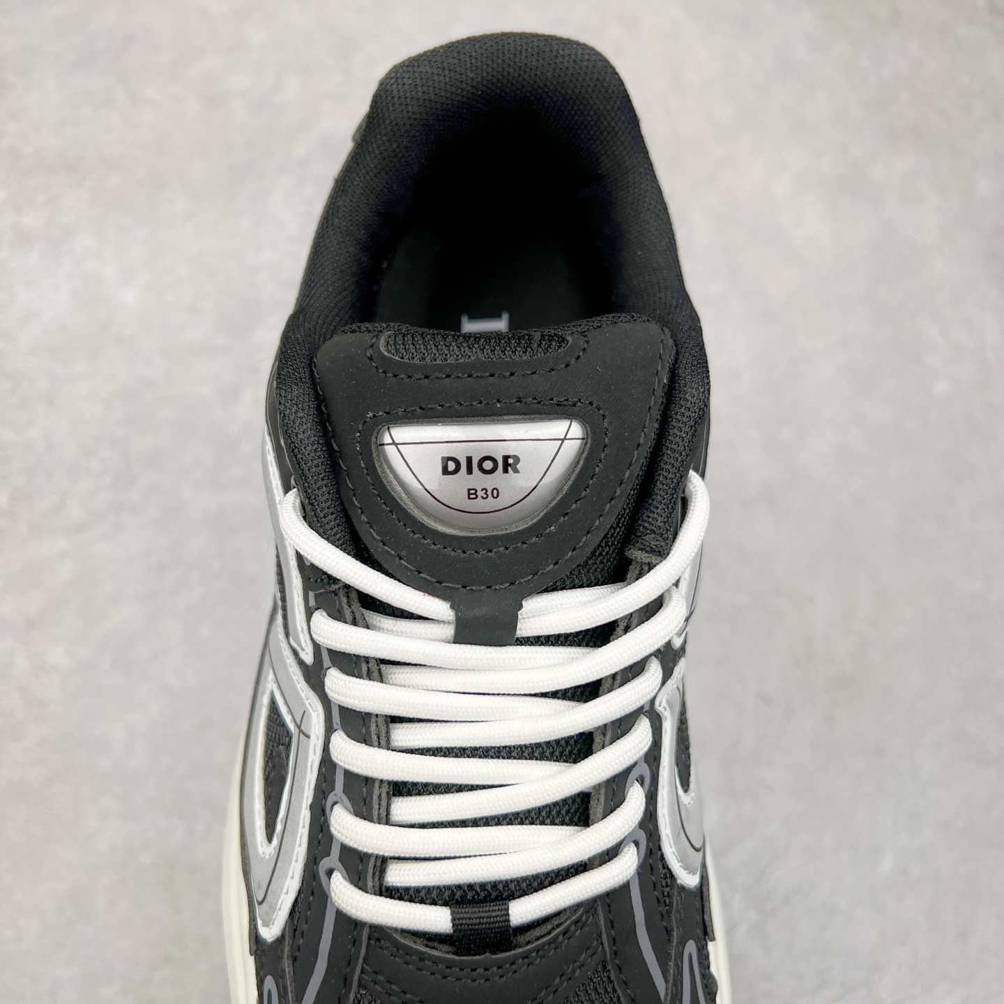 图片[5]-＃福利特价 Dior B30 迪奥网眼织物低帮运动休闲鞋 该款系列采用黑网色眼织物白和色科技料面精心制 作饰以反光“CD30”图形标志 外格轻盈的刻雕效果橡胶鞋搭底配标志性点的缀提升格调 内弹部力细节塑造想理的舒适穿着体验可与各休式闲造型配搭 彰显尚时现代的运风动范 尺码：36 37 35 39 40 41 42 43 44 45-选品中心