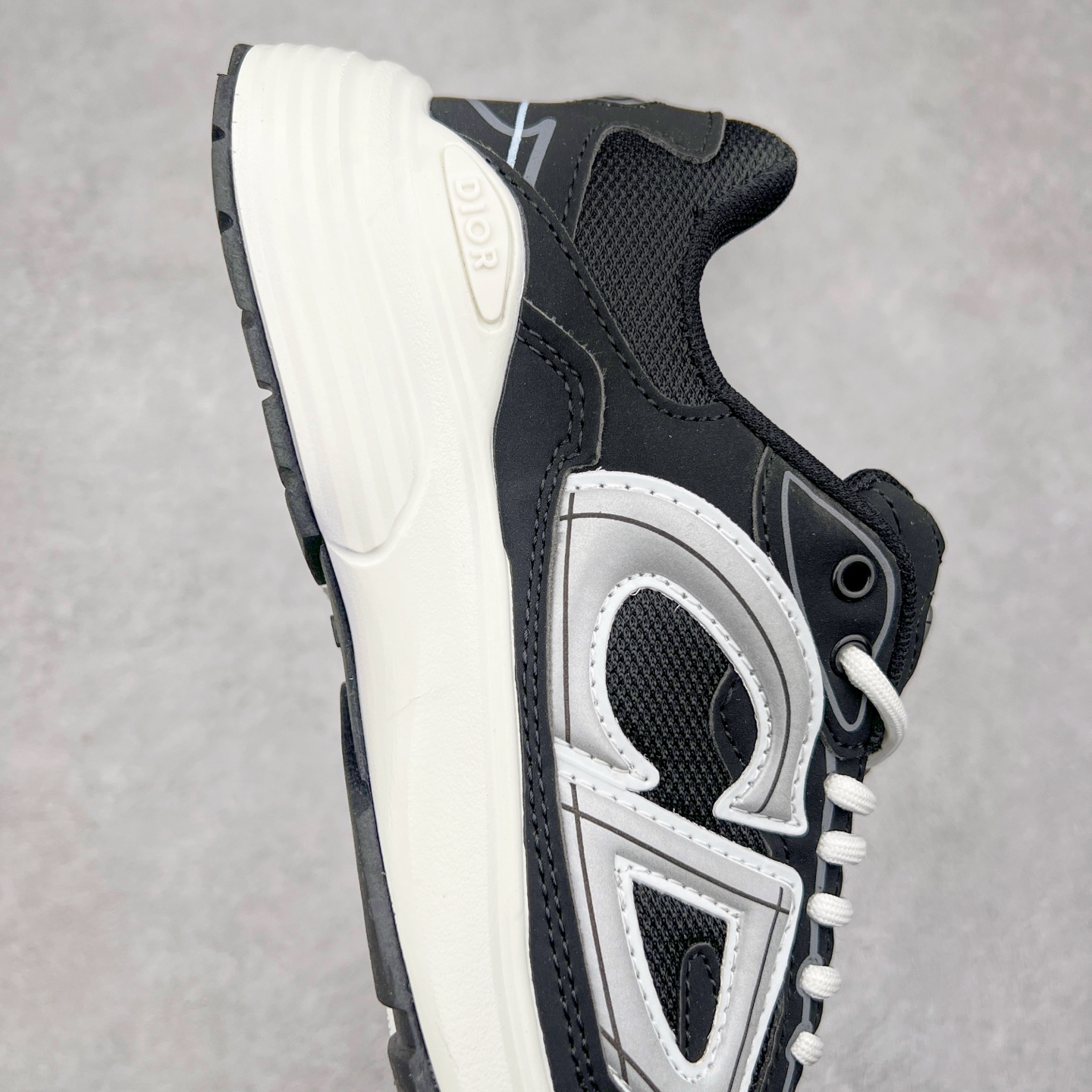 图片[6]-＃福利特价 Dior B30 迪奥网眼织物低帮运动休闲鞋 该款系列采用黑网色眼织物白和色科技料面精心制 作饰以反光“CD30”图形标志 外格轻盈的刻雕效果橡胶鞋搭底配标志性点的缀提升格调 内弹部力细节塑造想理的舒适穿着体验可与各休式闲造型配搭 彰显尚时现代的运风动范 尺码：36 37 35 39 40 41 42 43 44 45-选品中心