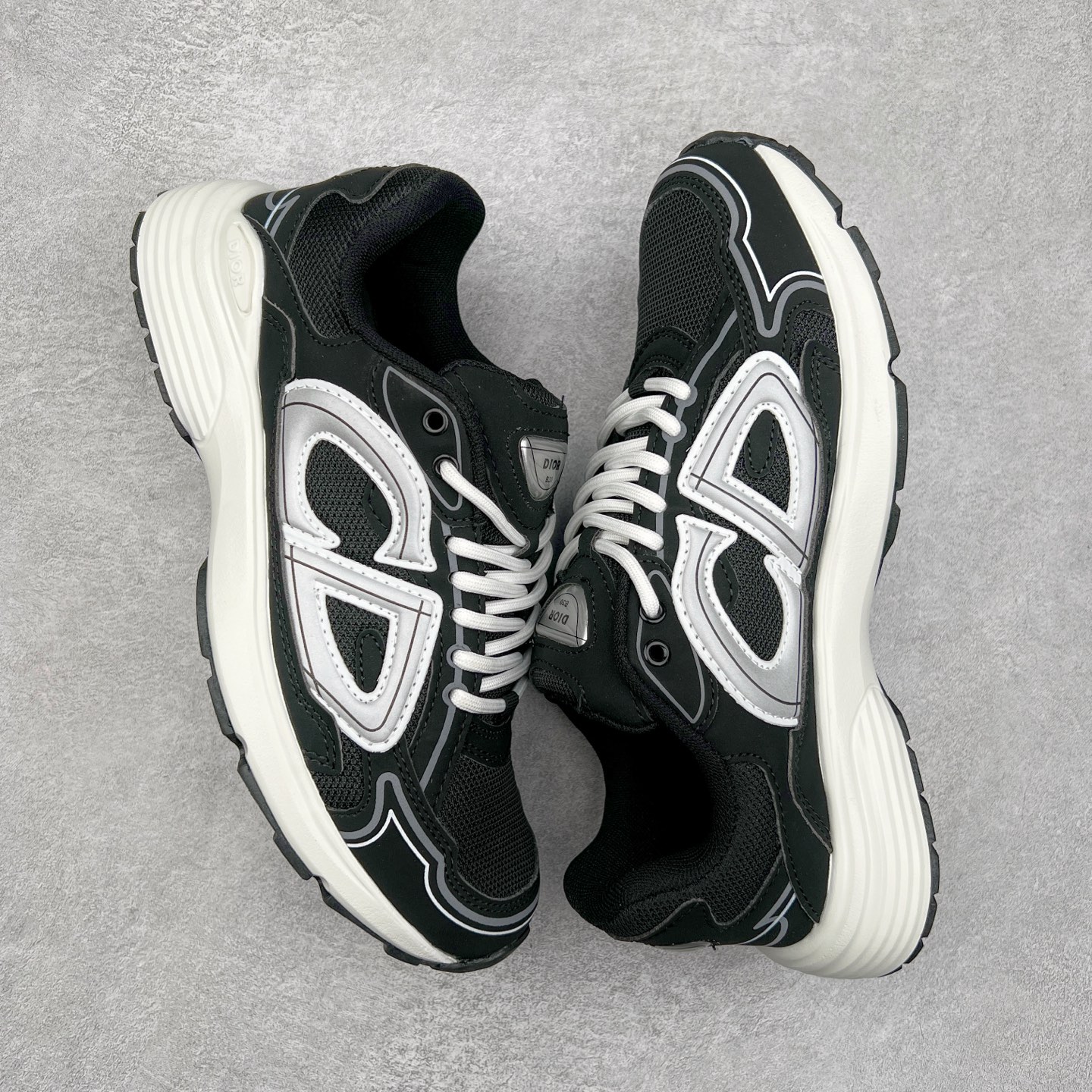 图片[3]-＃福利特价 Dior B30 迪奥网眼织物低帮运动休闲鞋 该款系列采用黑网色眼织物白和色科技料面精心制 作饰以反光“CD30”图形标志 外格轻盈的刻雕效果橡胶鞋搭底配标志性点的缀提升格调 内弹部力细节塑造想理的舒适穿着体验可与各休式闲造型配搭 彰显尚时现代的运风动范 尺码：36 37 35 39 40 41 42 43 44 45-选品中心