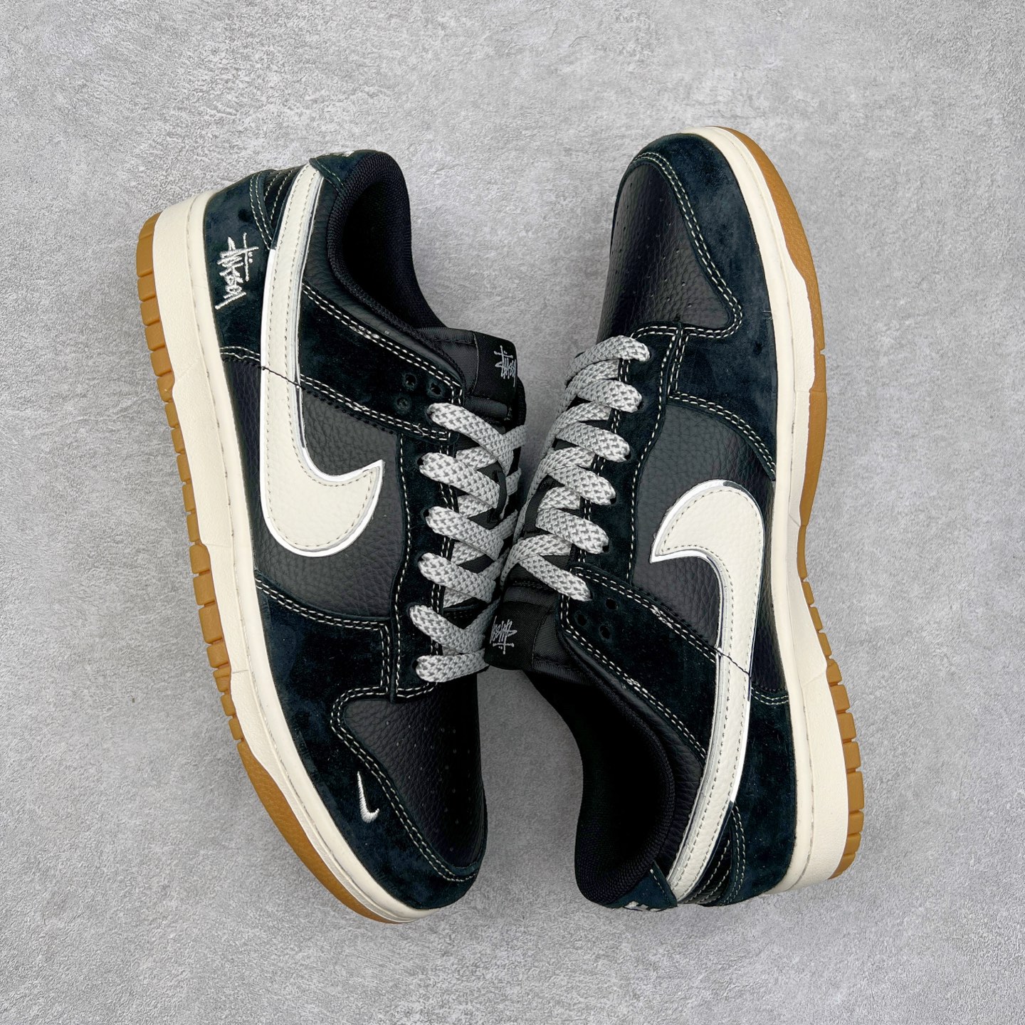 图片[3]-NK Dunk Low 定制配色 XX3168-115 大厂出品 极力推荐 原装头层材料 独家版型蒸餾加工帶來的是更好的视觉和脚感体验大厂纯原品质出货 清洁度 电绣工艺 皮料切割干净无任何毛边 细节完美 尺码：36 36.5 37.5 38 38.5 39 40 40.5 41 42 42.5 43 44 44.5 45-选品中心