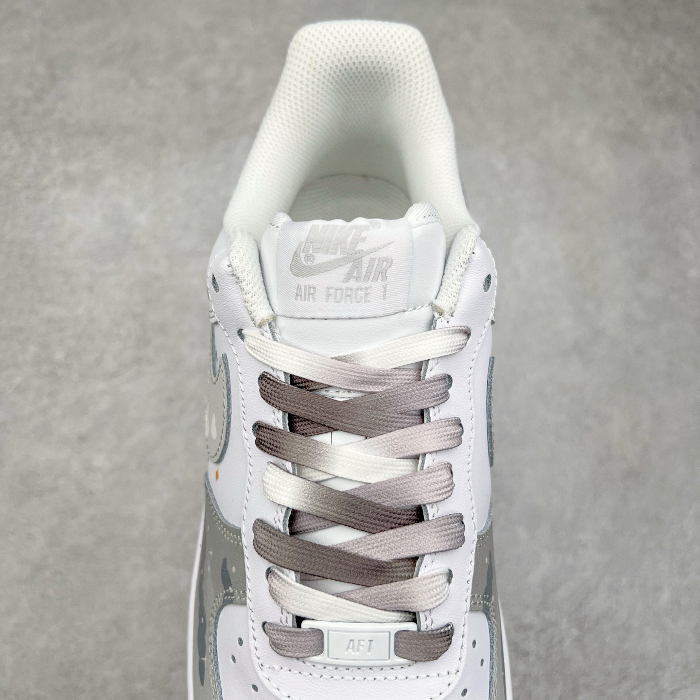 图片[5]-NK Air Force 1´07 Low 空军一号低帮百搭休闲运动板鞋 CW2288-312 柔软、弹性十足的缓震性能和出色的中底设计 横跨复古与现代的外型结合 造就出风靡全球 三十多年的Force 1 直到今天还深受青睐 尺码：36 36.5 37.5 38 38.5 39 40 40.5 41 42 42.5 43 44 44.5 45-选品中心