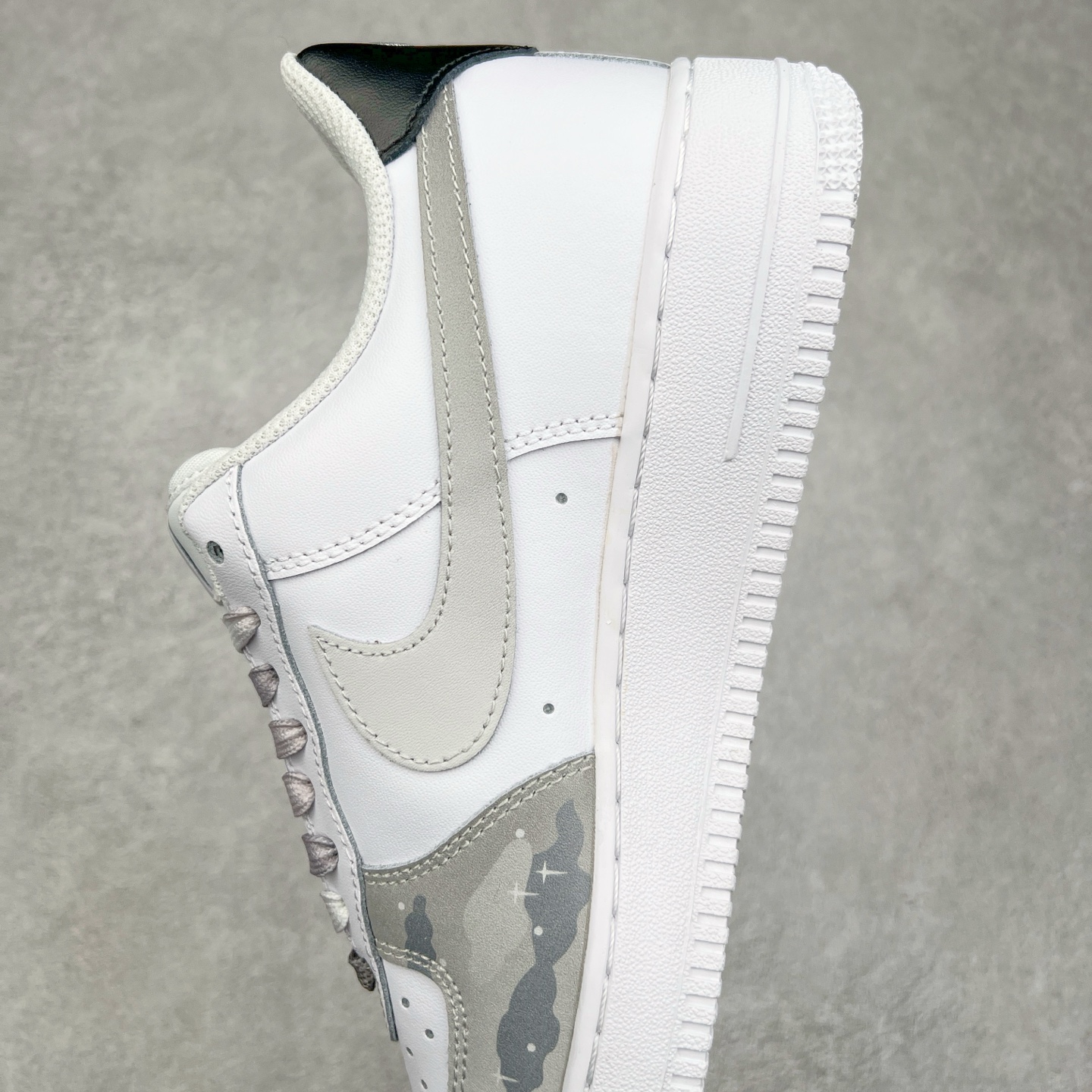 图片[7]-NK Air Force 1´07 Low 空军一号低帮百搭休闲运动板鞋 CW2288-312 柔软、弹性十足的缓震性能和出色的中底设计 横跨复古与现代的外型结合 造就出风靡全球 三十多年的Force 1 直到今天还深受青睐 尺码：36 36.5 37.5 38 38.5 39 40 40.5 41 42 42.5 43 44 44.5 45-选品中心