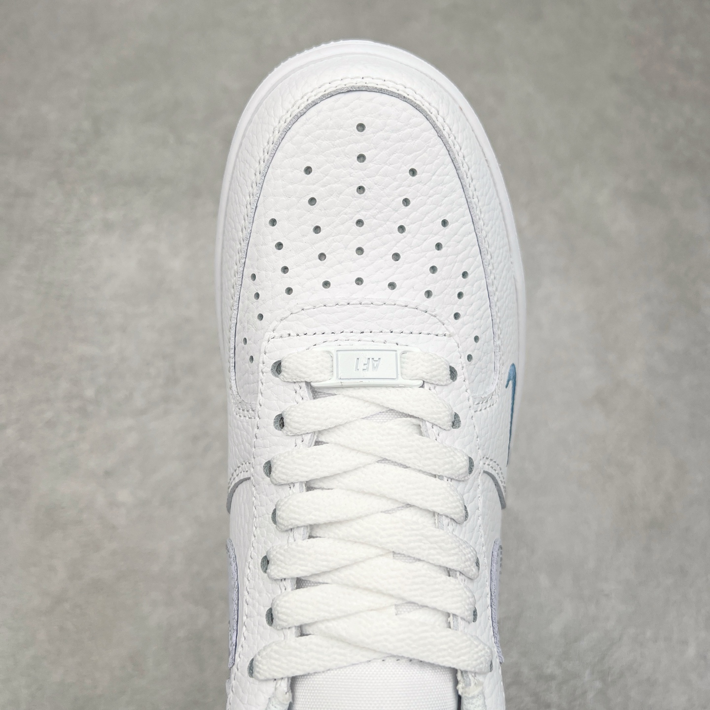 图片[4]-NK Air Force 1´07 Low 空军一号低帮百搭休闲运动板鞋 HV2511-100 柔软、弹性十足的缓震性能和出色的中底设计 横跨复古与现代的外型结合 造就出风靡全球 三十多年的Force 1 直到今天还深受青睐 尺码：36 36.5 37.5 38 38.5 39 40 40.5 41 42 42.5 43 44 44.5 45-选品中心