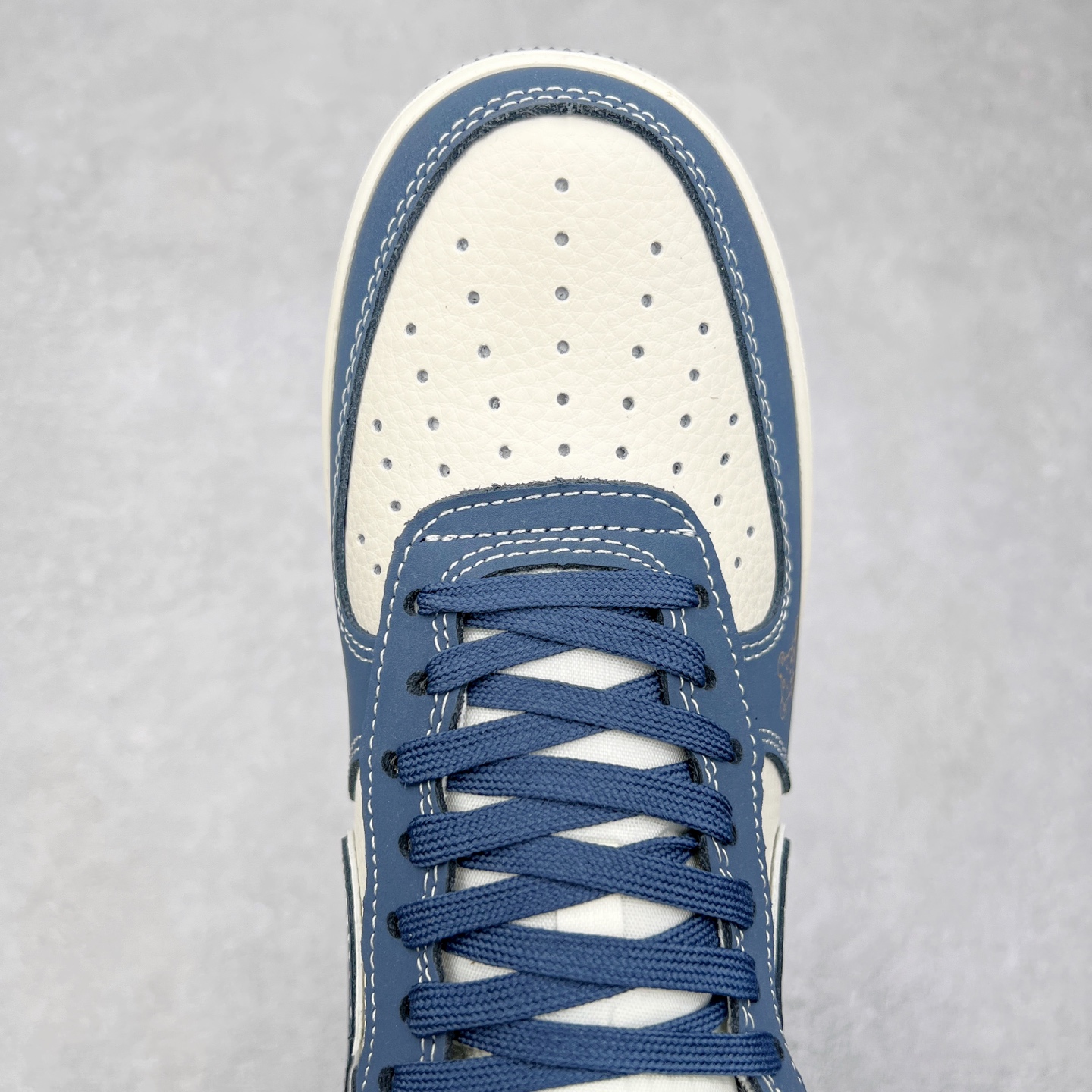 图片[4]-NK Air Force 1´07 Low 空军一号低帮百搭休闲运动板鞋 KK1988-054 柔软、弹性十足的缓震性能和出色的中底设计 横跨复古与现代的外型结合 造就出风靡全球 三十多年的Force 1 直到今天还深受青睐 尺码：36 36.5 37.5 38 38.5 39 40 40.5 41 42 42.5 43 44 44.5 45-选品中心