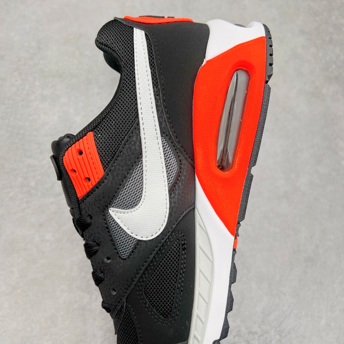 图片[7]-＃MX版 NK Air MAX 90 气垫复古减震跑步鞋 580518-016 经典重温 独家陆续补货 外单专供大厂出品 品质稳定 一百余色 终端操作 Air Max 90于1990年推出 来自Air Max系列 在Air Max 1的基础上改进而得 增加了气垫面积 外型上也更为流线 最特別的就是加入了菱纹塑胶嵌板 为Air Max 90增添了许多潮流气息 皮革鞋面 造就出色耐穿性和支撑力 Max Air缓震配置搭配泡棉中底 令Air Max 90轻盈而舒适 华夫格橡胶外底 铸就Air Max 90非凡的抓地力 而Air Max 90不仅是一双跑鞋 它成功跨越了时间的演进 成为了球鞋文化与潮流圈中最熟为人知的鞋款之一 尺码：36 36.5 37.5 38 38.5 39 40 40.5 41 42 42.5 43 44 44.5 45-选品中心