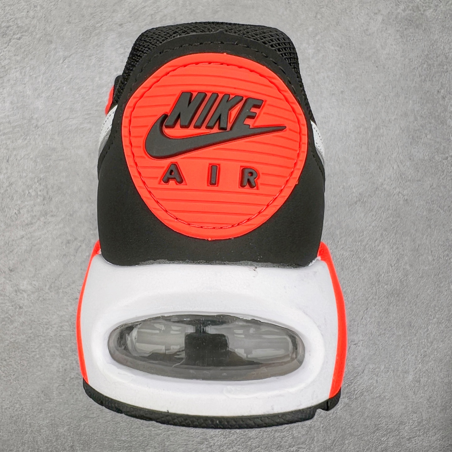 图片[8]-＃MX版 NK Air MAX 90 气垫复古减震跑步鞋 580518-016 经典重温 独家陆续补货 外单专供大厂出品 品质稳定 一百余色 终端操作 Air Max 90于1990年推出 来自Air Max系列 在Air Max 1的基础上改进而得 增加了气垫面积 外型上也更为流线 最特別的就是加入了菱纹塑胶嵌板 为Air Max 90增添了许多潮流气息 皮革鞋面 造就出色耐穿性和支撑力 Max Air缓震配置搭配泡棉中底 令Air Max 90轻盈而舒适 华夫格橡胶外底 铸就Air Max 90非凡的抓地力 而Air Max 90不仅是一双跑鞋 它成功跨越了时间的演进 成为了球鞋文化与潮流圈中最熟为人知的鞋款之一 尺码：36 36.5 37.5 38 38.5 39 40 40.5 41 42 42.5 43 44 44.5 45-选品中心