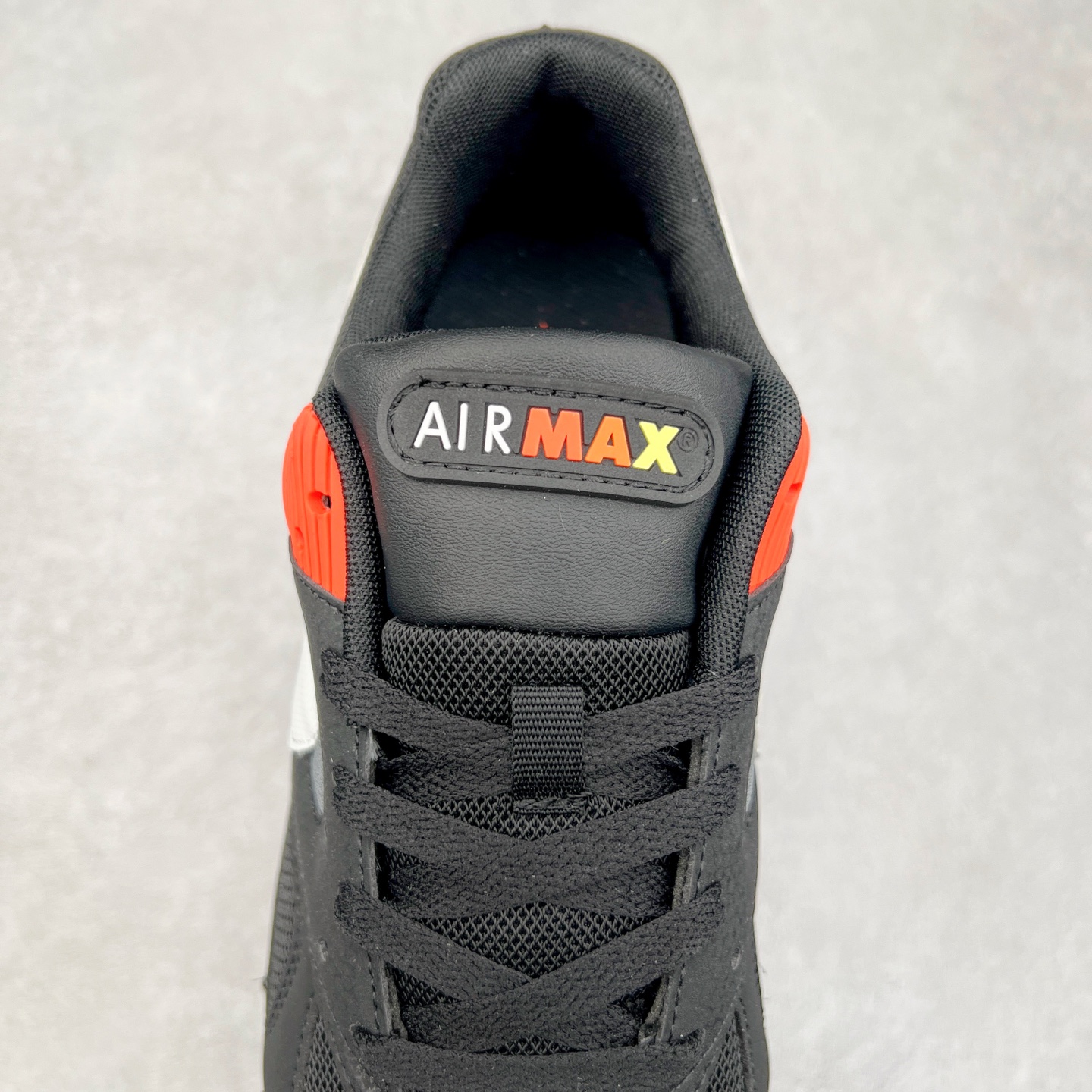 图片[5]-＃MX版 NK Air MAX 90 气垫复古减震跑步鞋 580518-016 经典重温 独家陆续补货 外单专供大厂出品 品质稳定 一百余色 终端操作 Air Max 90于1990年推出 来自Air Max系列 在Air Max 1的基础上改进而得 增加了气垫面积 外型上也更为流线 最特別的就是加入了菱纹塑胶嵌板 为Air Max 90增添了许多潮流气息 皮革鞋面 造就出色耐穿性和支撑力 Max Air缓震配置搭配泡棉中底 令Air Max 90轻盈而舒适 华夫格橡胶外底 铸就Air Max 90非凡的抓地力 而Air Max 90不仅是一双跑鞋 它成功跨越了时间的演进 成为了球鞋文化与潮流圈中最熟为人知的鞋款之一 尺码：36 36.5 37.5 38 38.5 39 40 40.5 41 42 42.5 43 44 44.5 45-选品中心